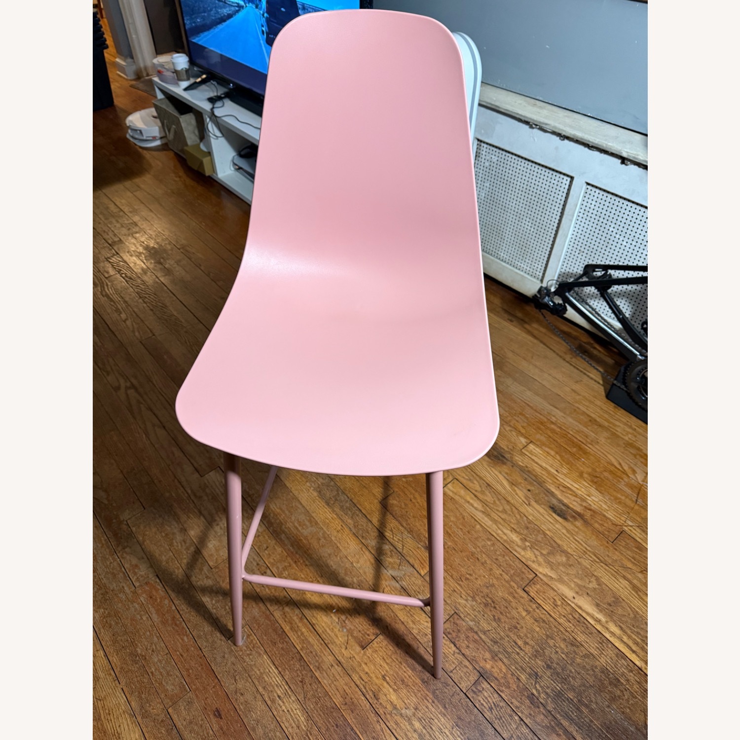 Article Svelti Dusty Pink 3 Bar Stools - image-1