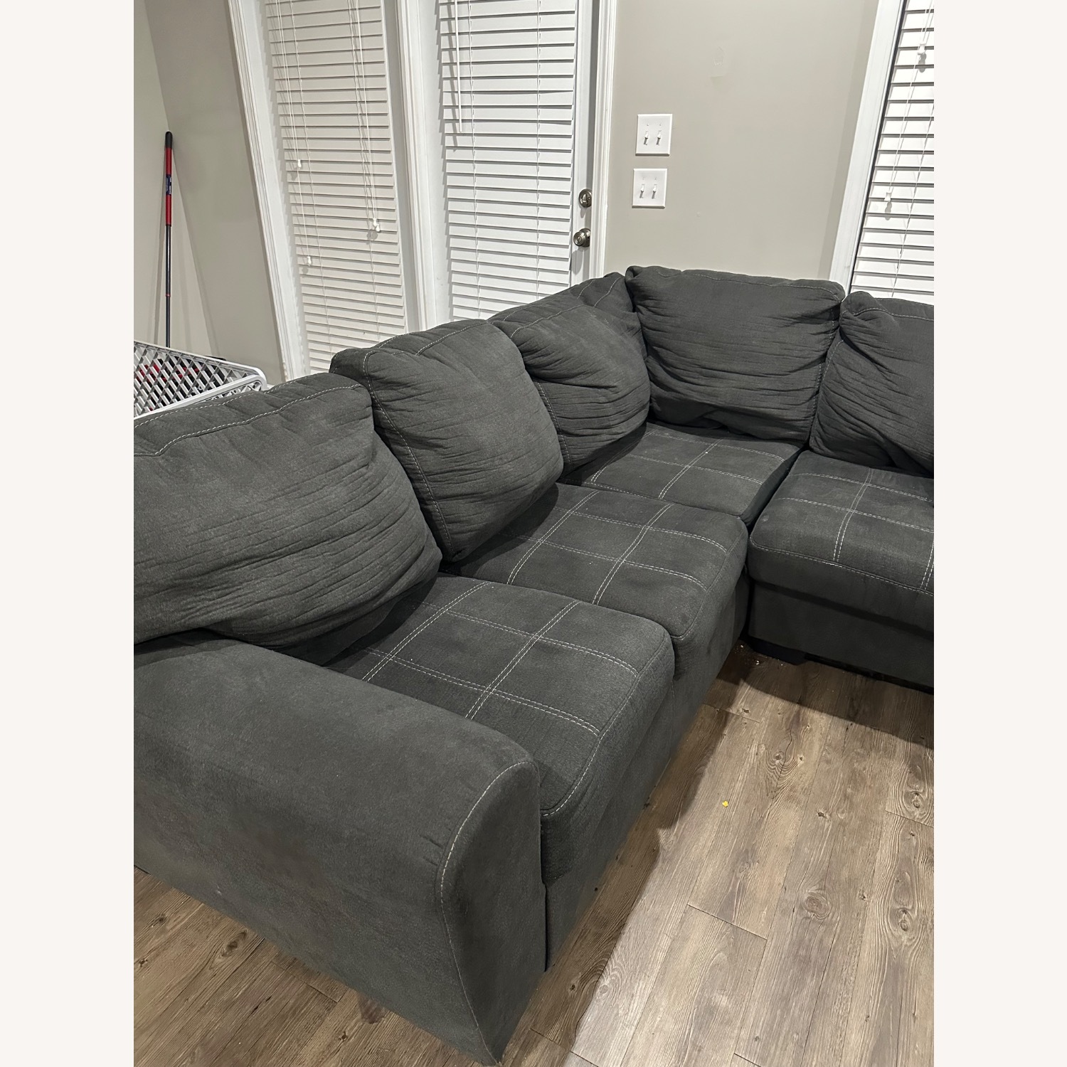 2PC Sectional - image-3