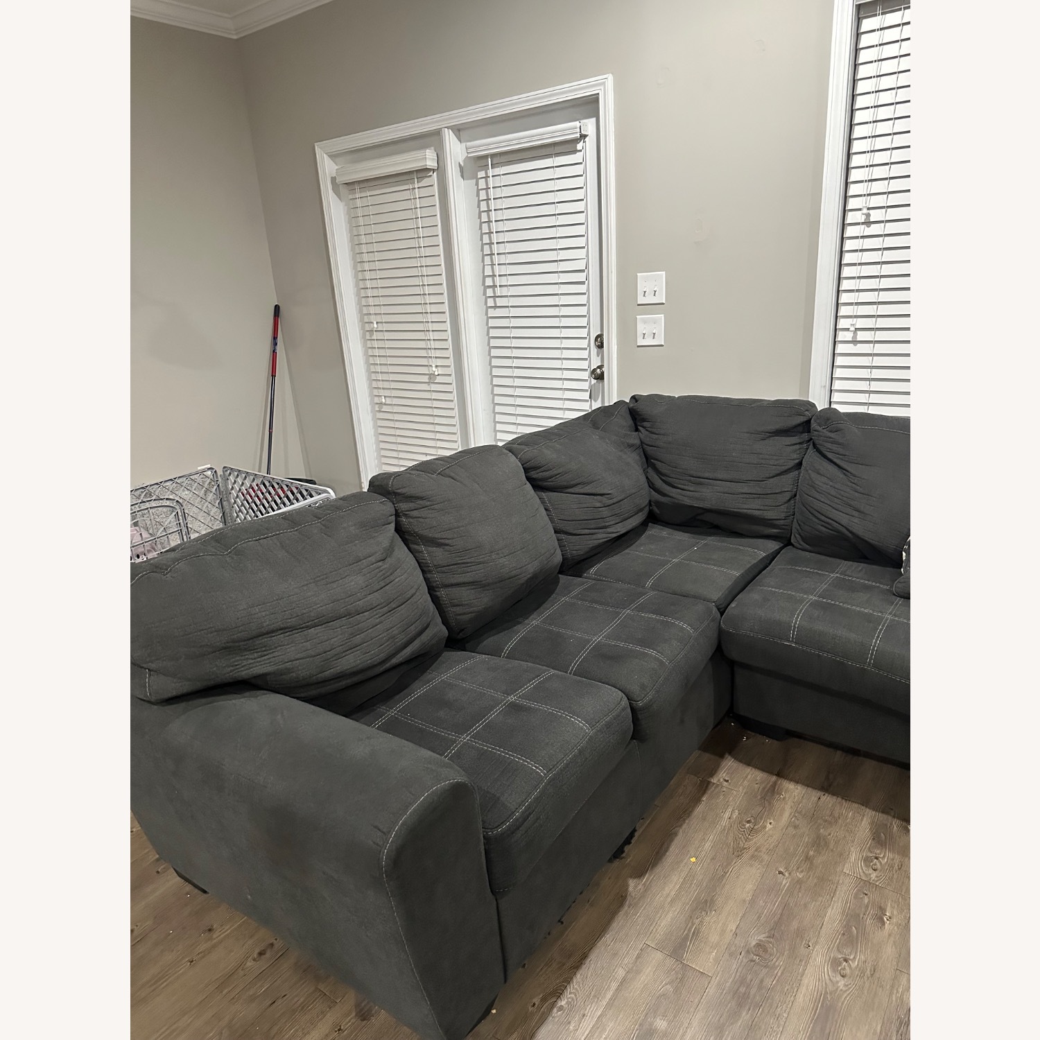2PC Sectional - image-2