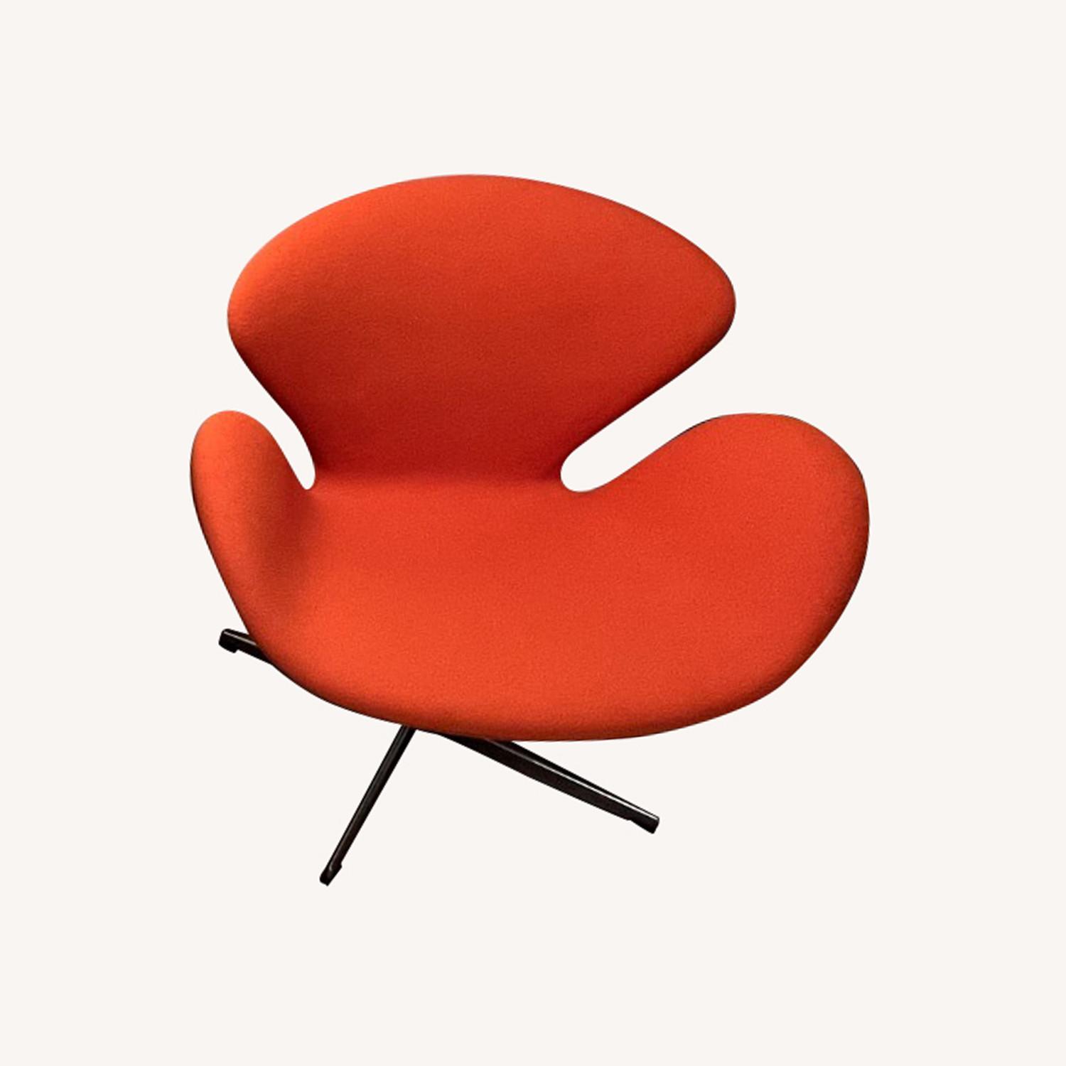 Jacobson Style Swan Chairs 2 by Modern Classics - image-7