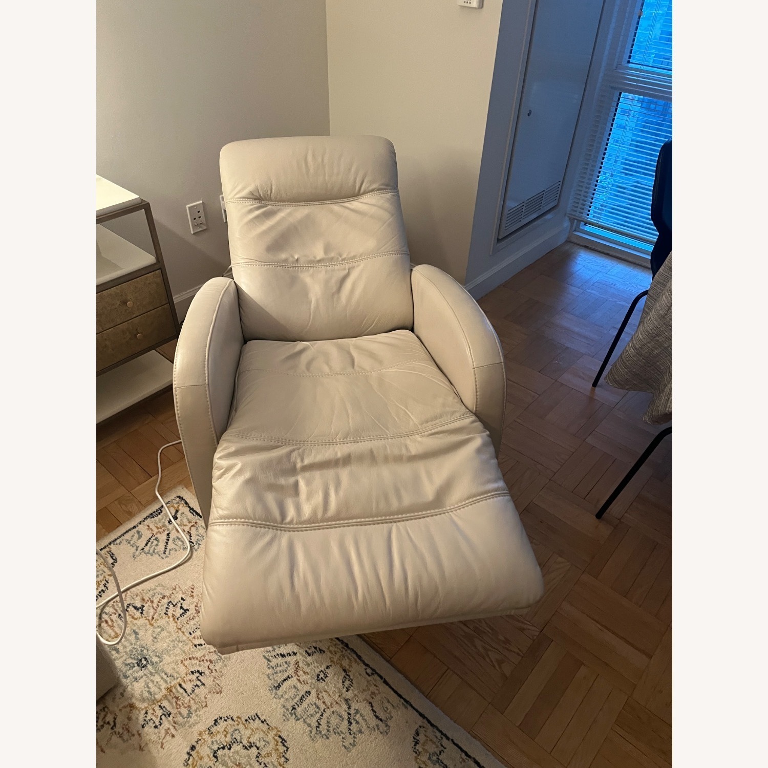 Off White Leather Recliner - (Electric) - image-3