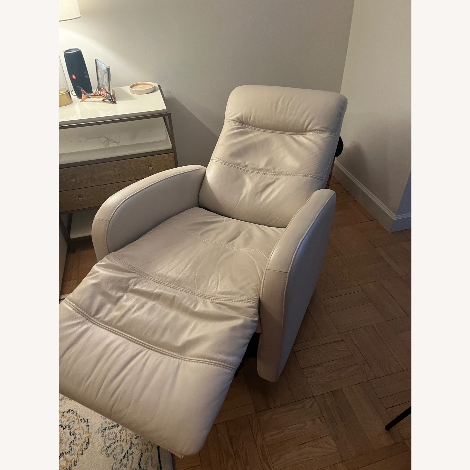 Off White Leather Recliner - (Electric) - image-4