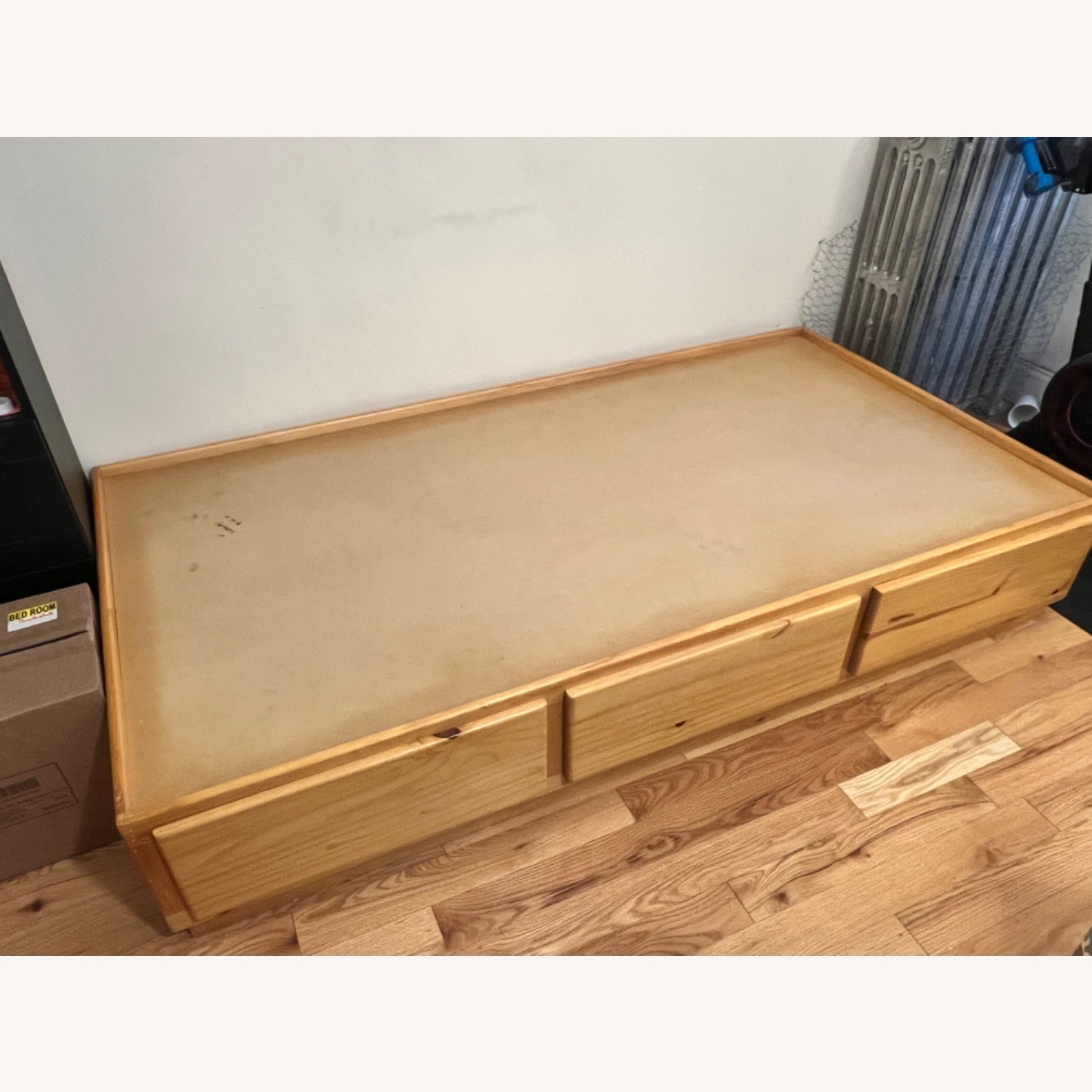 Gothic Cabinet Craft Daybed with Storage - image-3