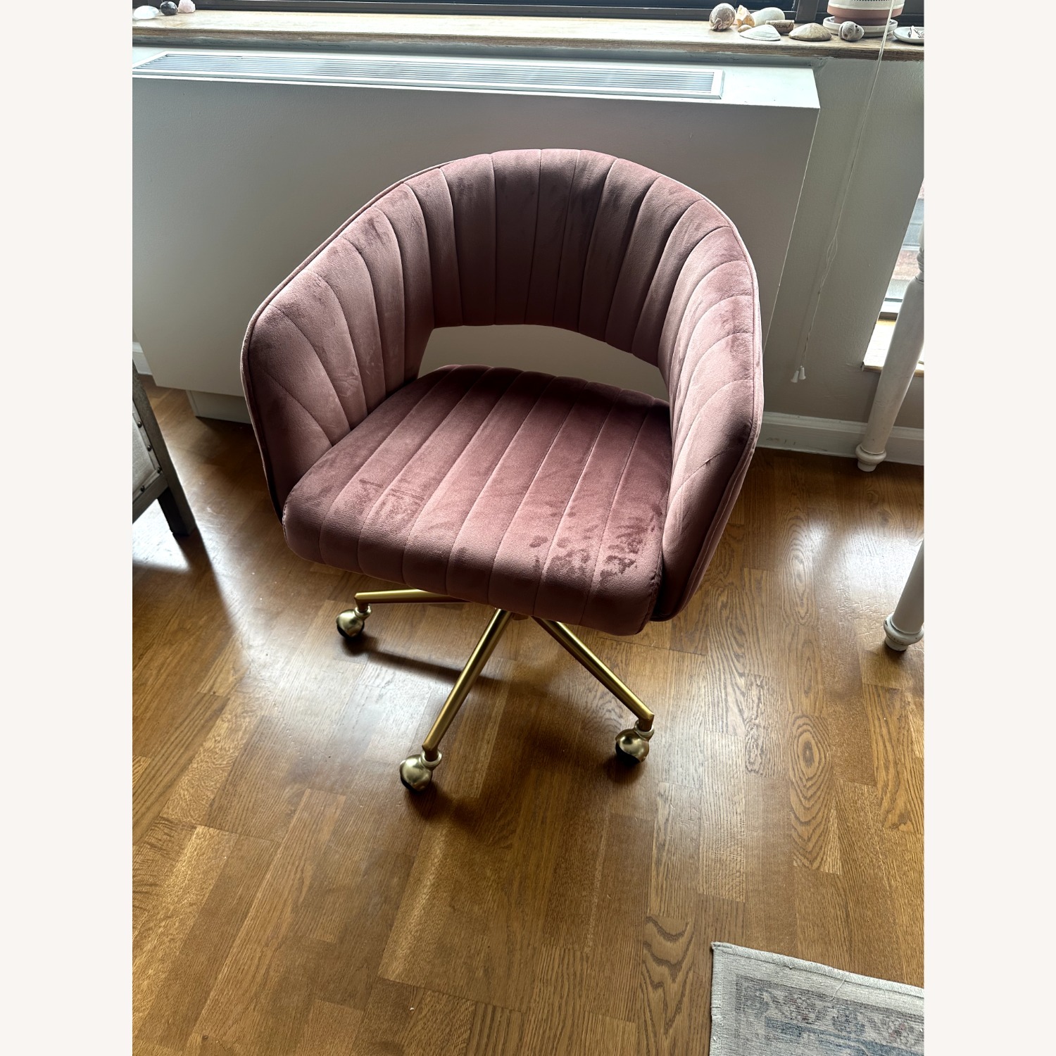 Nrizc Velvet Home Office & Living Room Desk Chair - image-1