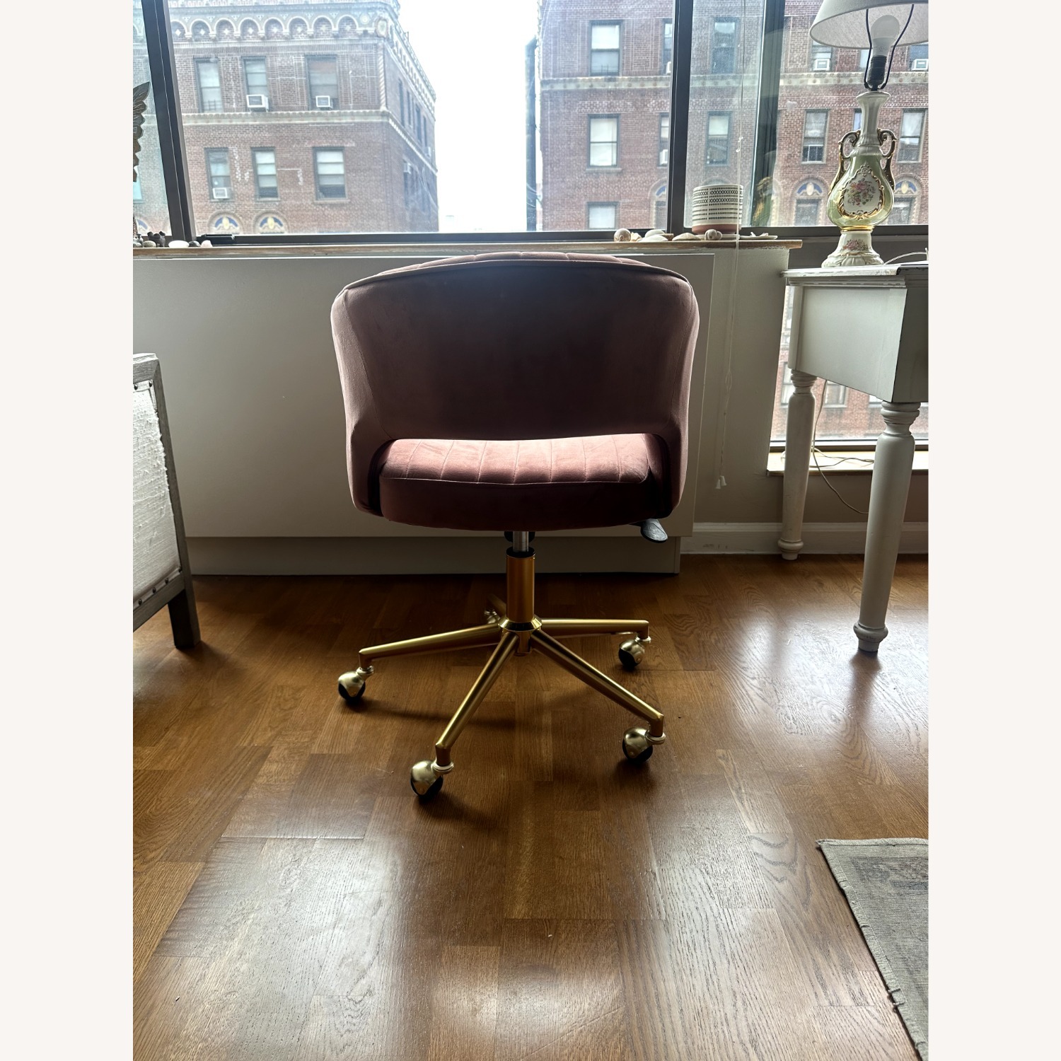 Nrizc Velvet Home Office & Living Room Desk Chair - image-2