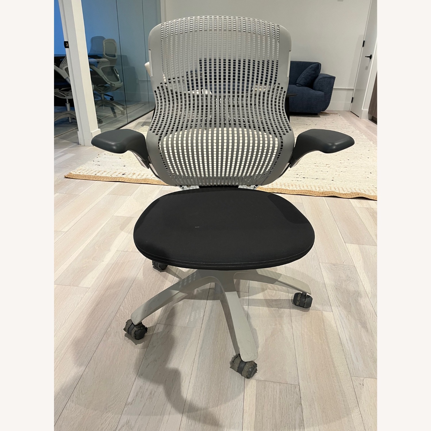 Knoll Generation Office Chair - Good Condition - image-1