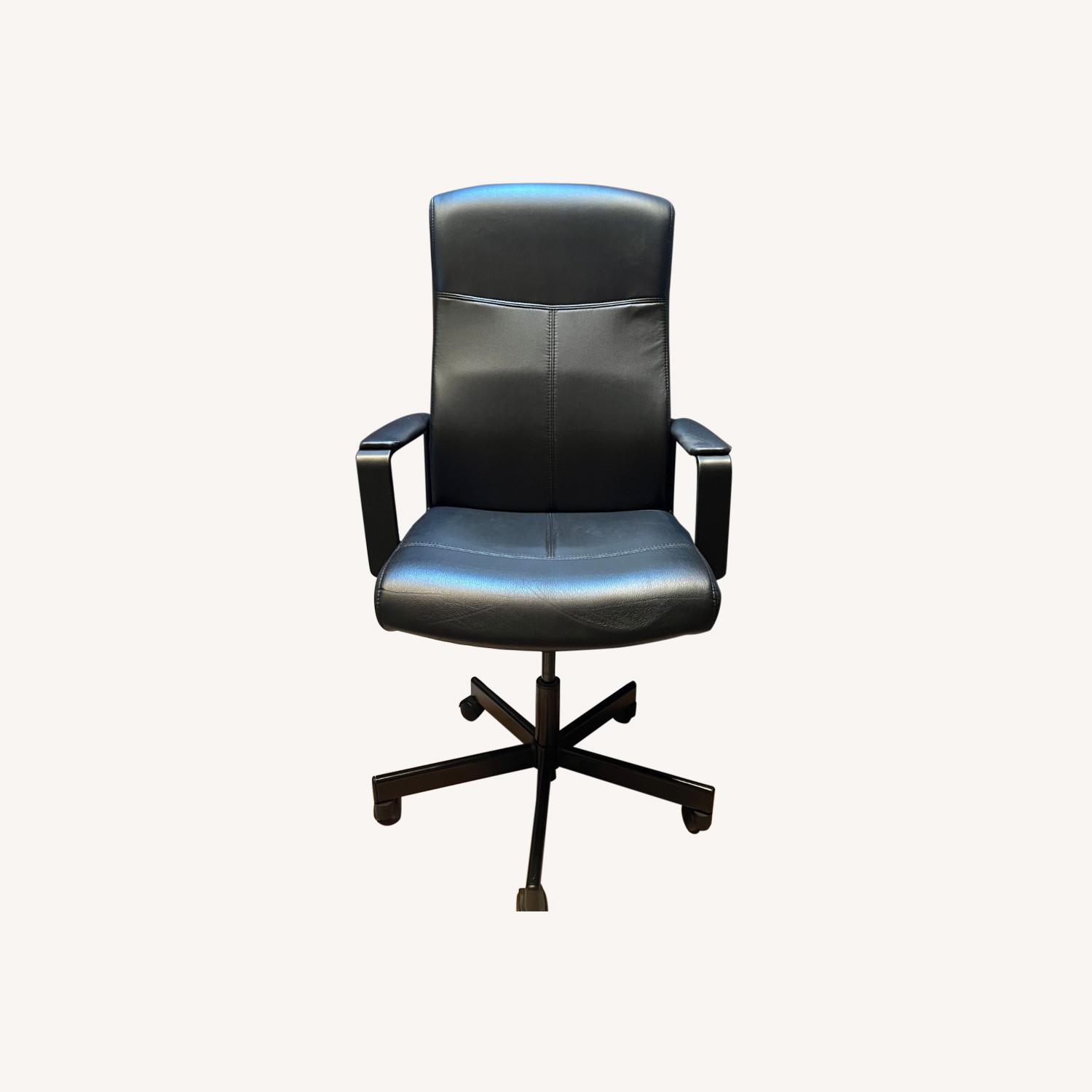 Office Chair - image-0
