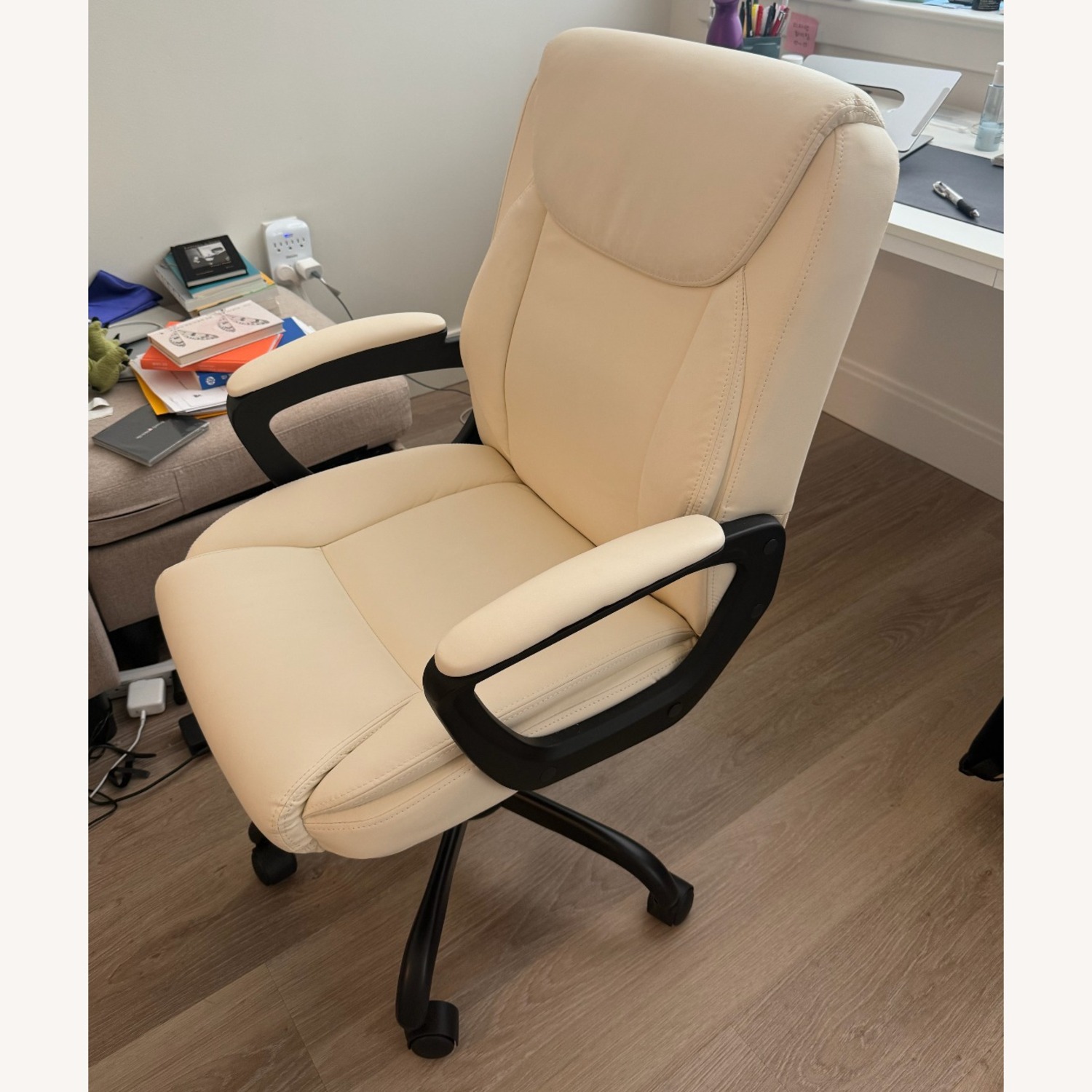 Amazon Padded Mid-Bank Office Chair - image-3