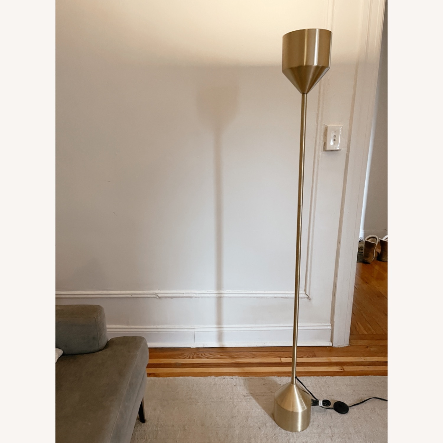 Article Barbell Floor Lamp Brass - image-1