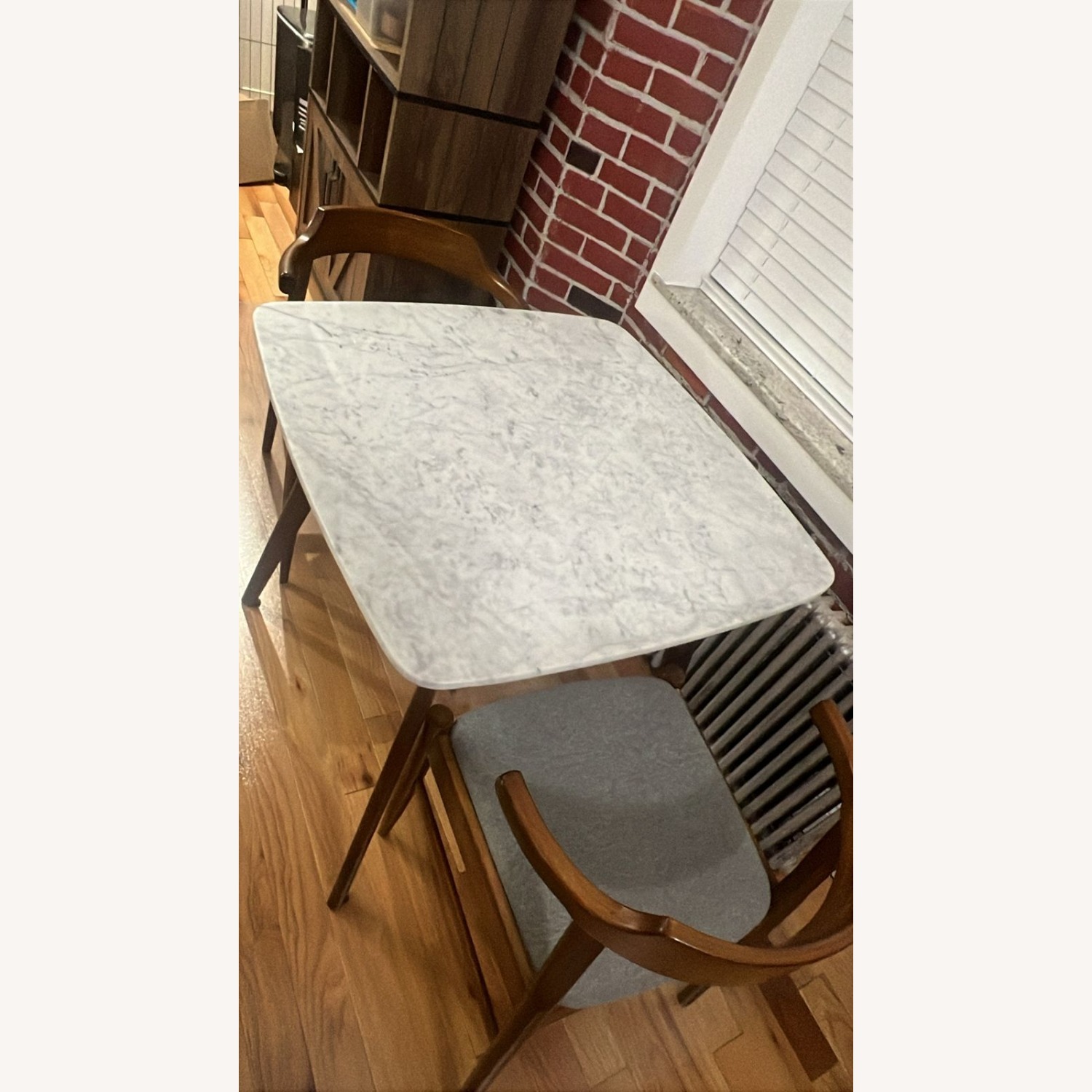 Article Vena Set of Marble Table and Two Chairs - image-2