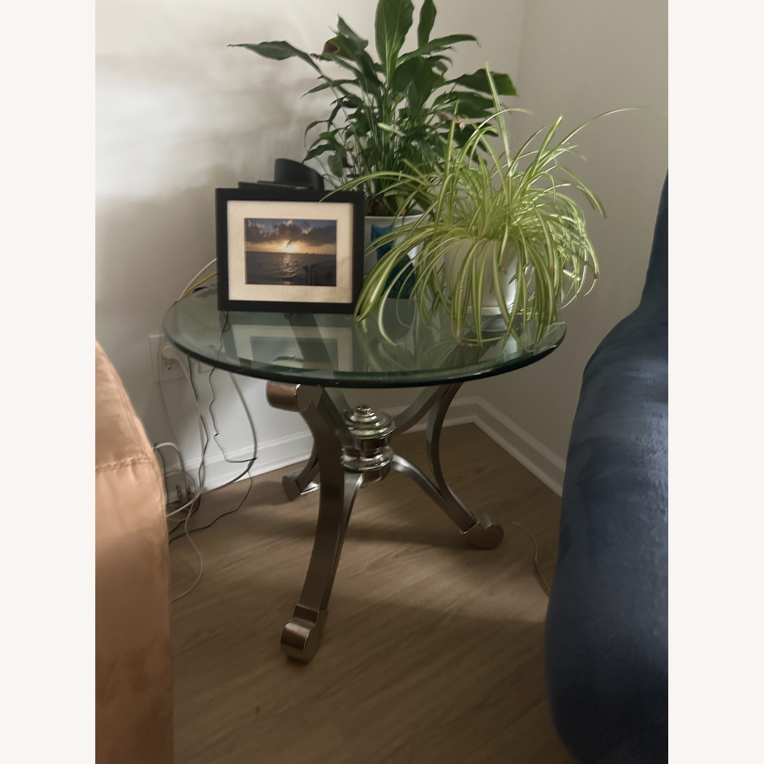 Mixed Material End Table Flass/Metal - image-4