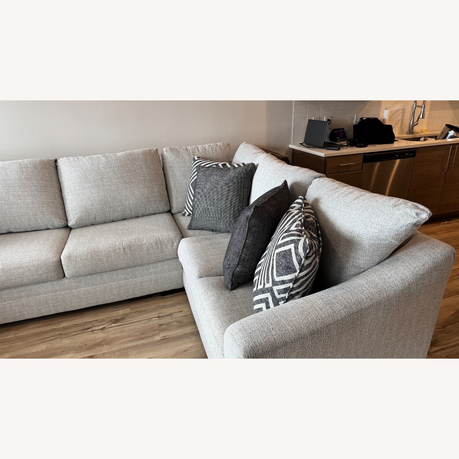 Light Grey U Sectional - image-9