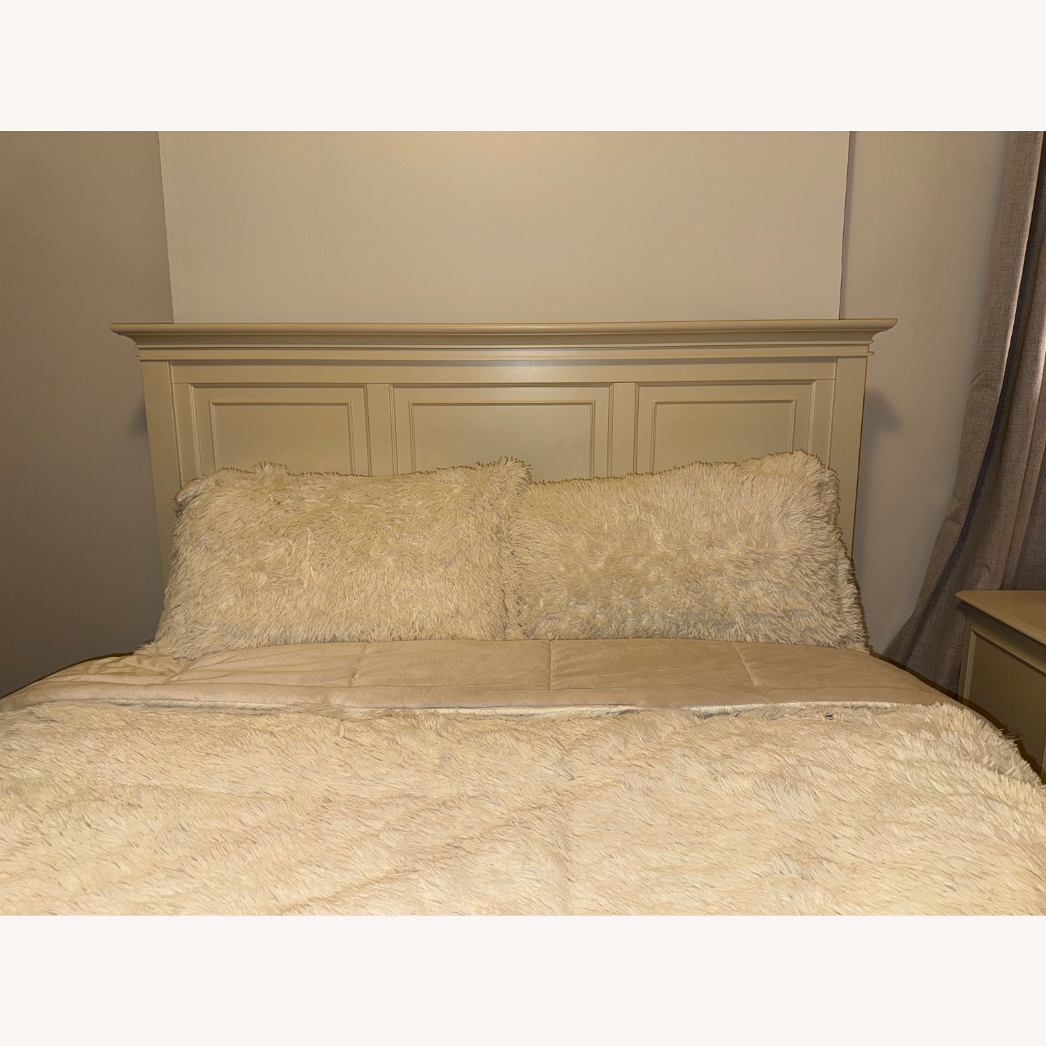 Raymour & Flanigan Somerset Queen Bed - image-2