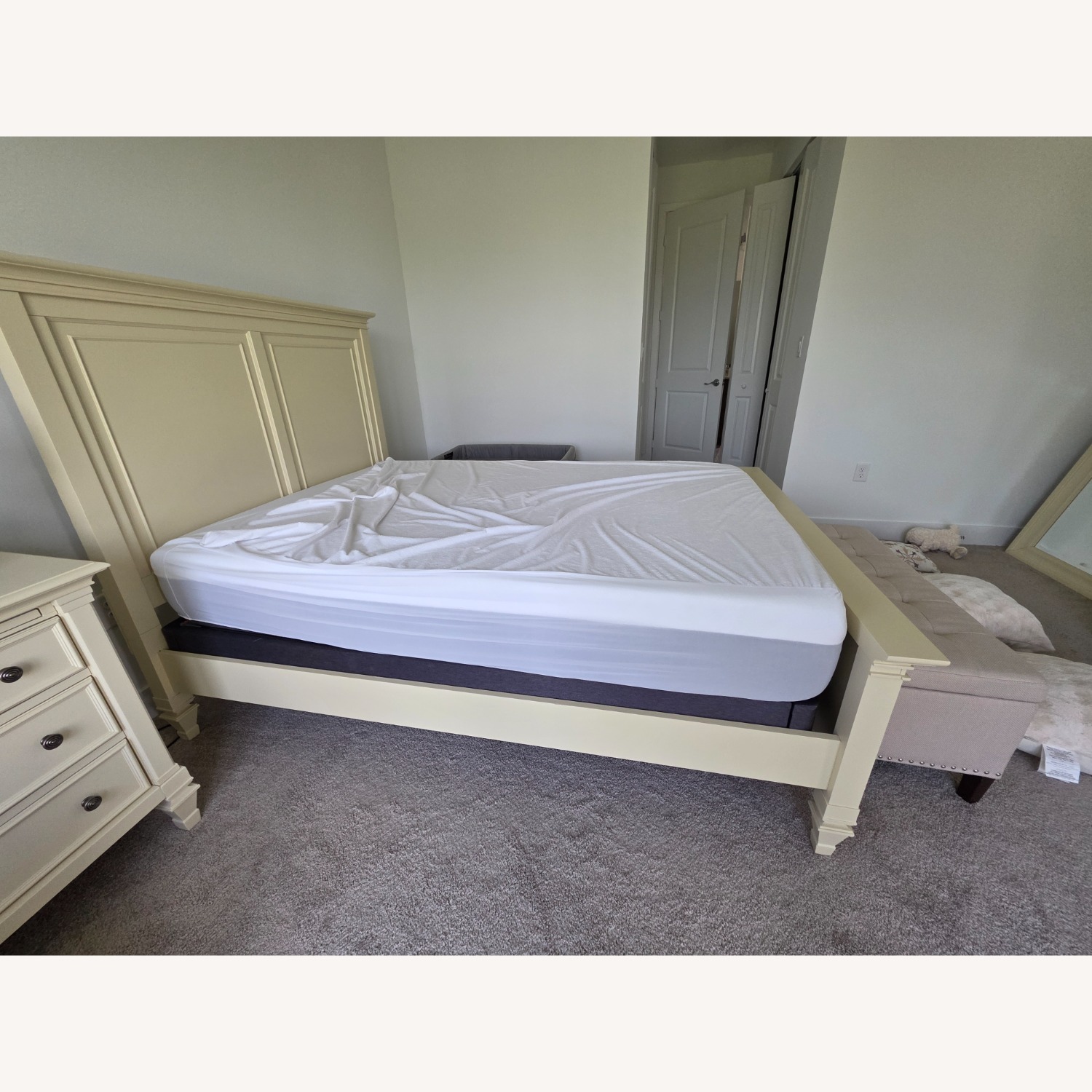 Raymour & Flanigan Bed - image-3