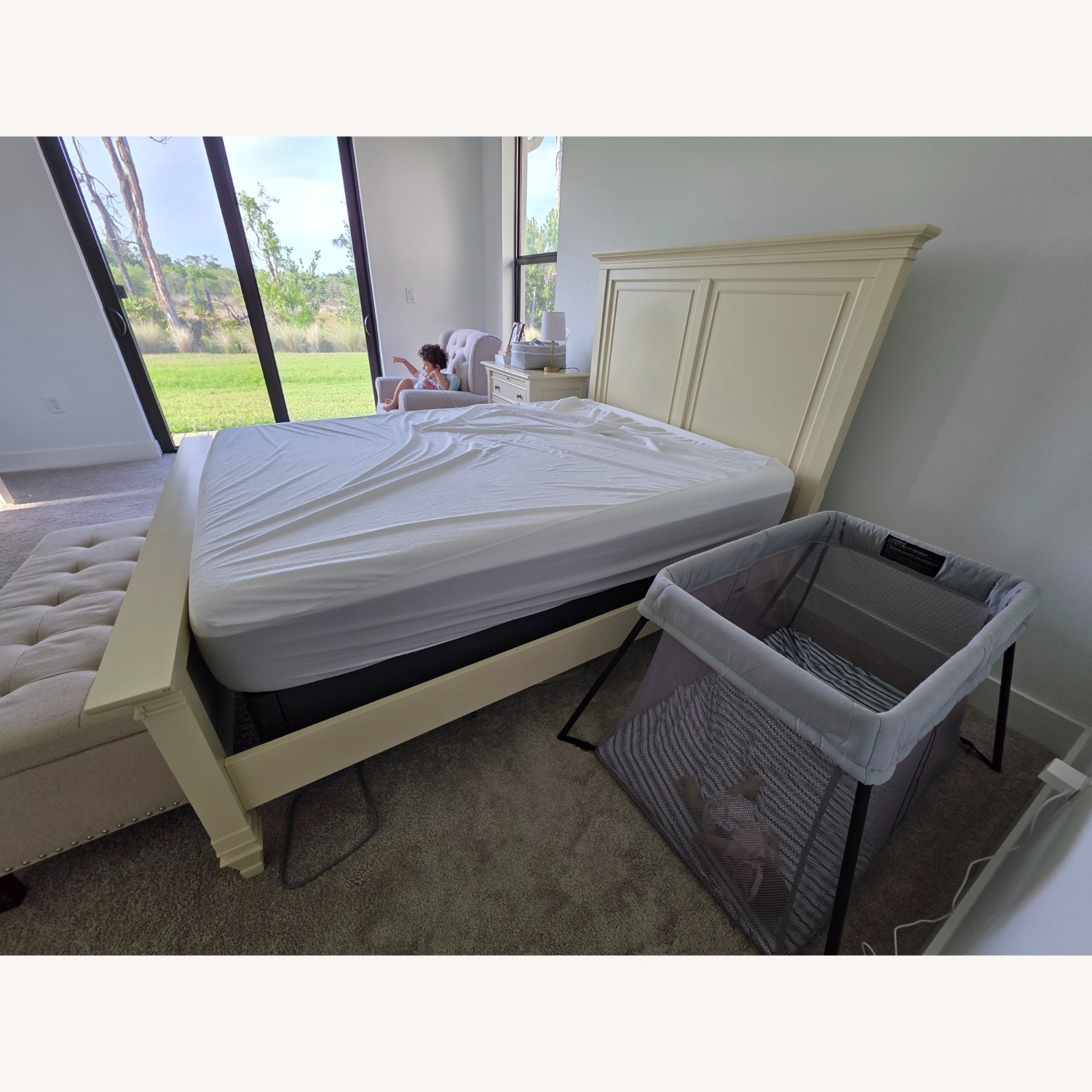 Raymour & Flanigan Bed - image-4