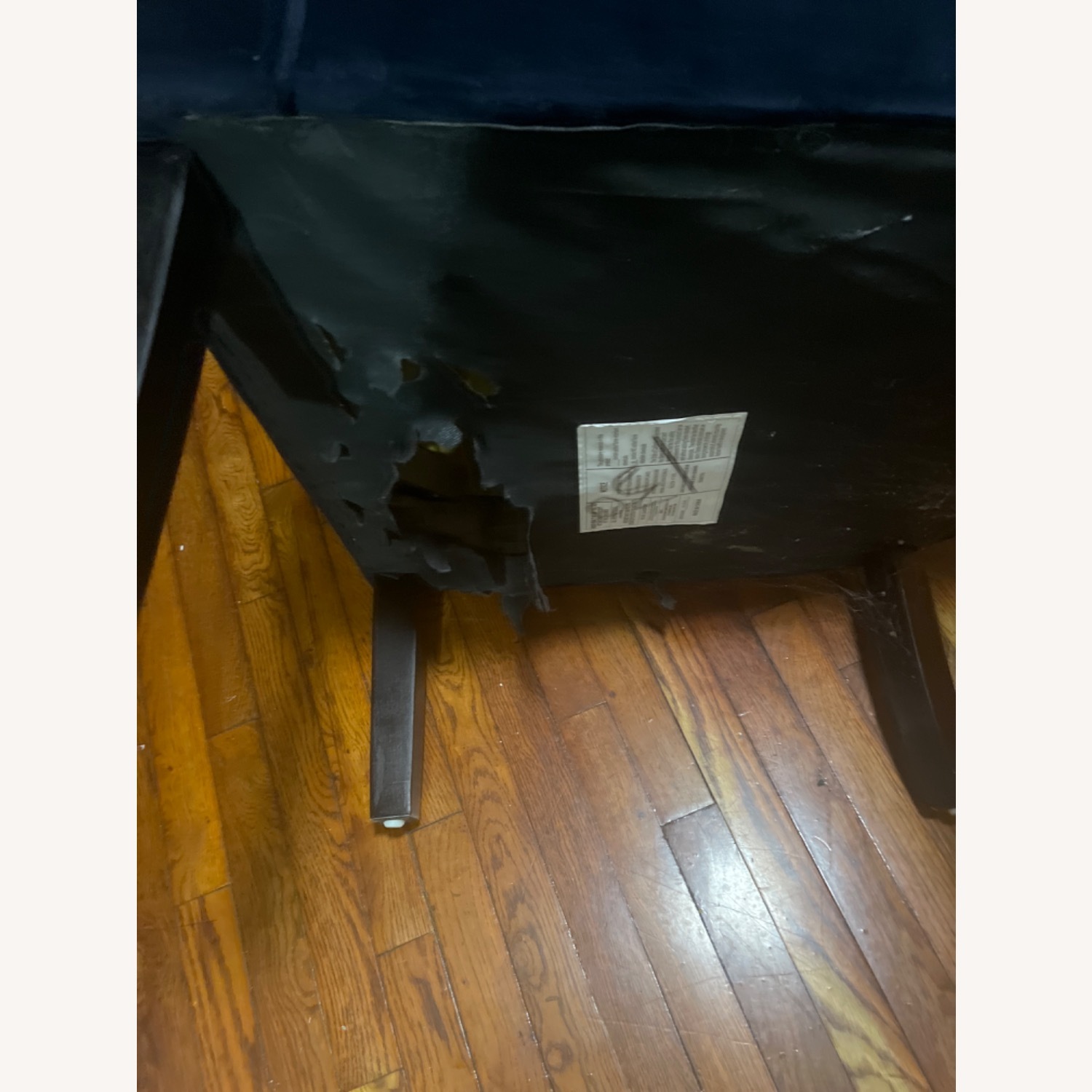 Modern Living Chair - image-2