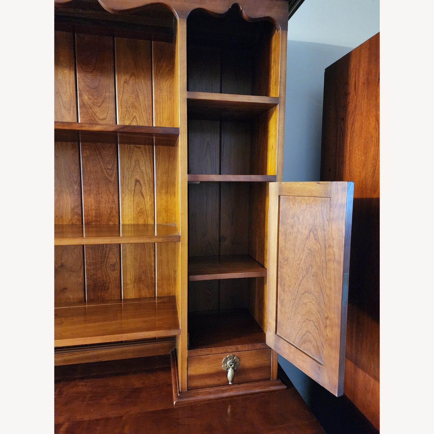 Leopold Stickley Queen Anne Solid Cherry Hutch - image-9