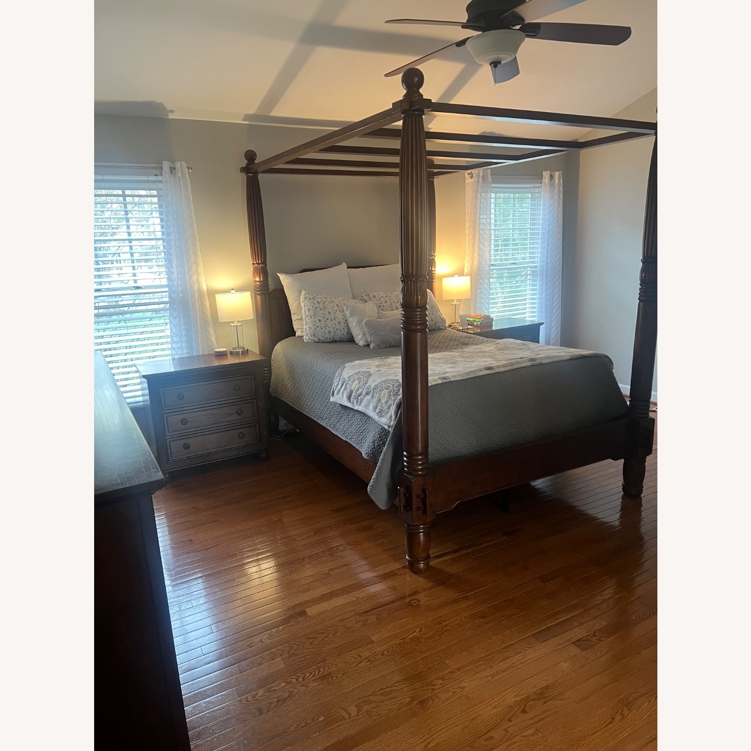 Rooms To Go Queen Canopy Bed - image-1