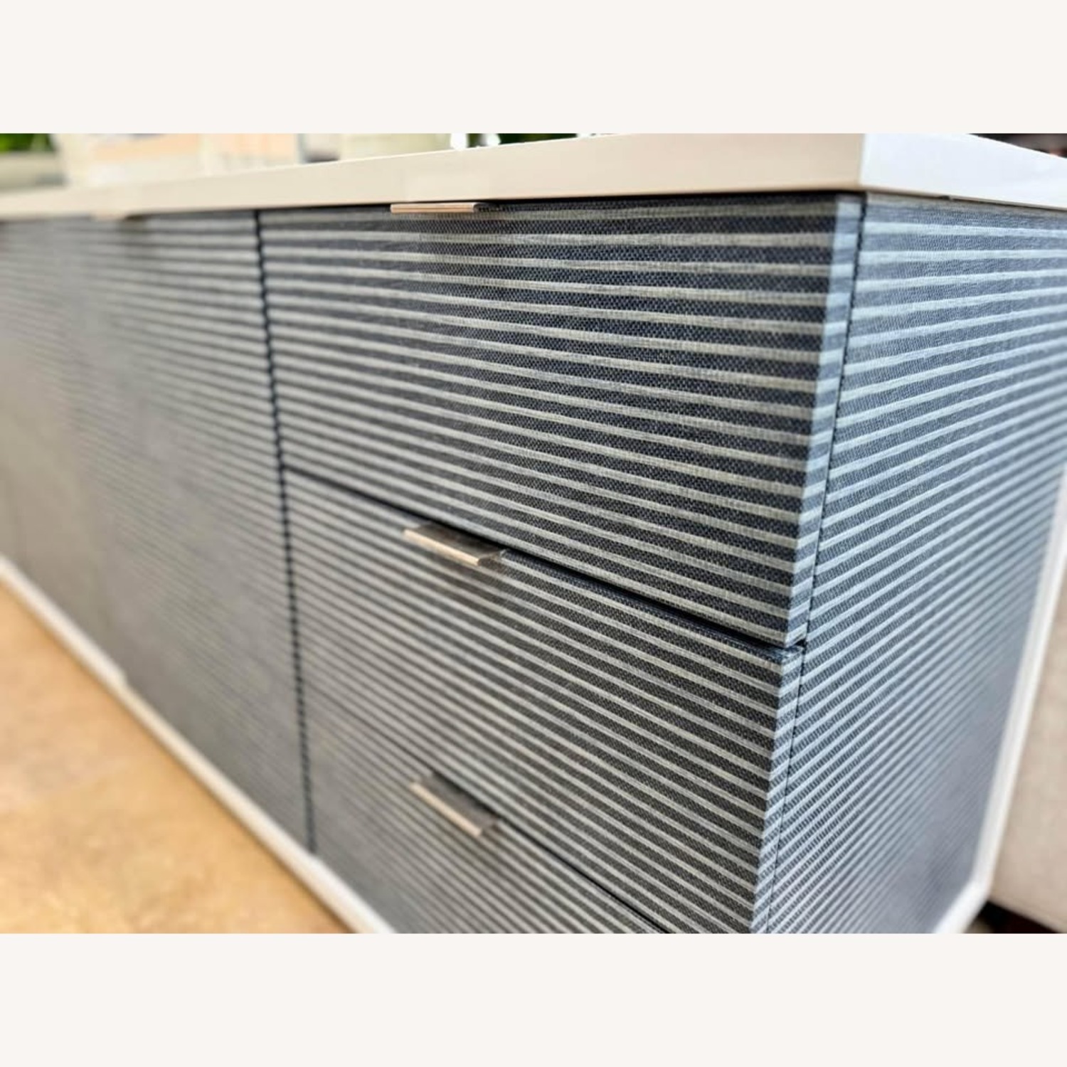 Villa & House / Bungalow 5 Cosmopolitan Sideboard - image-5