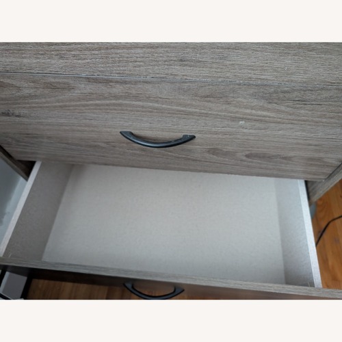 Used Mainstays Classic 4 Drawer Dresser for sale on AptDeco