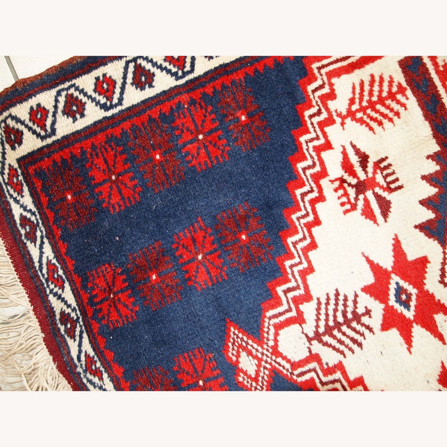 Handmade Vintage Turkish Anatolian Rug - image-6
