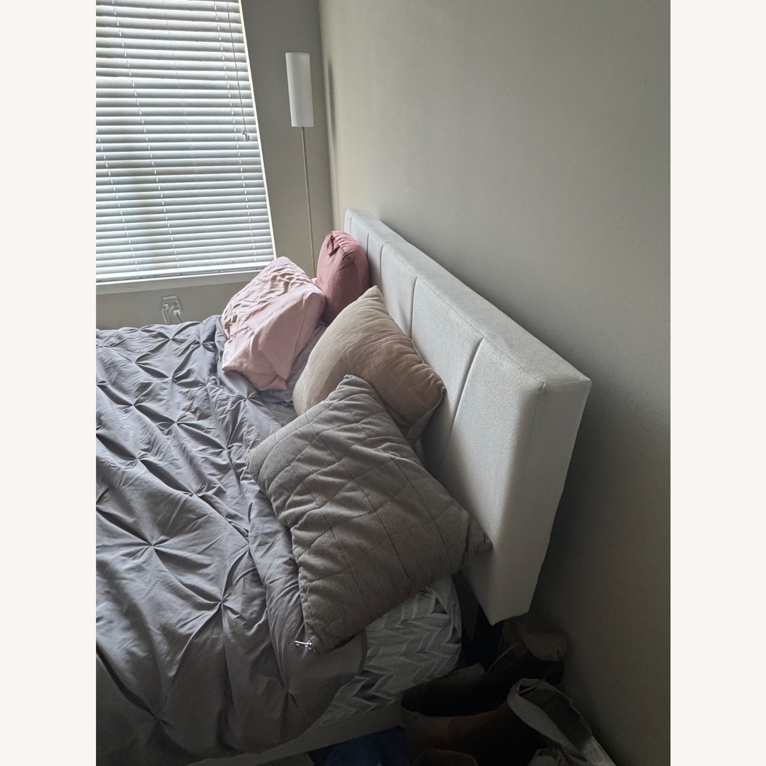 Molblly Queen Bed Frame. - image-2