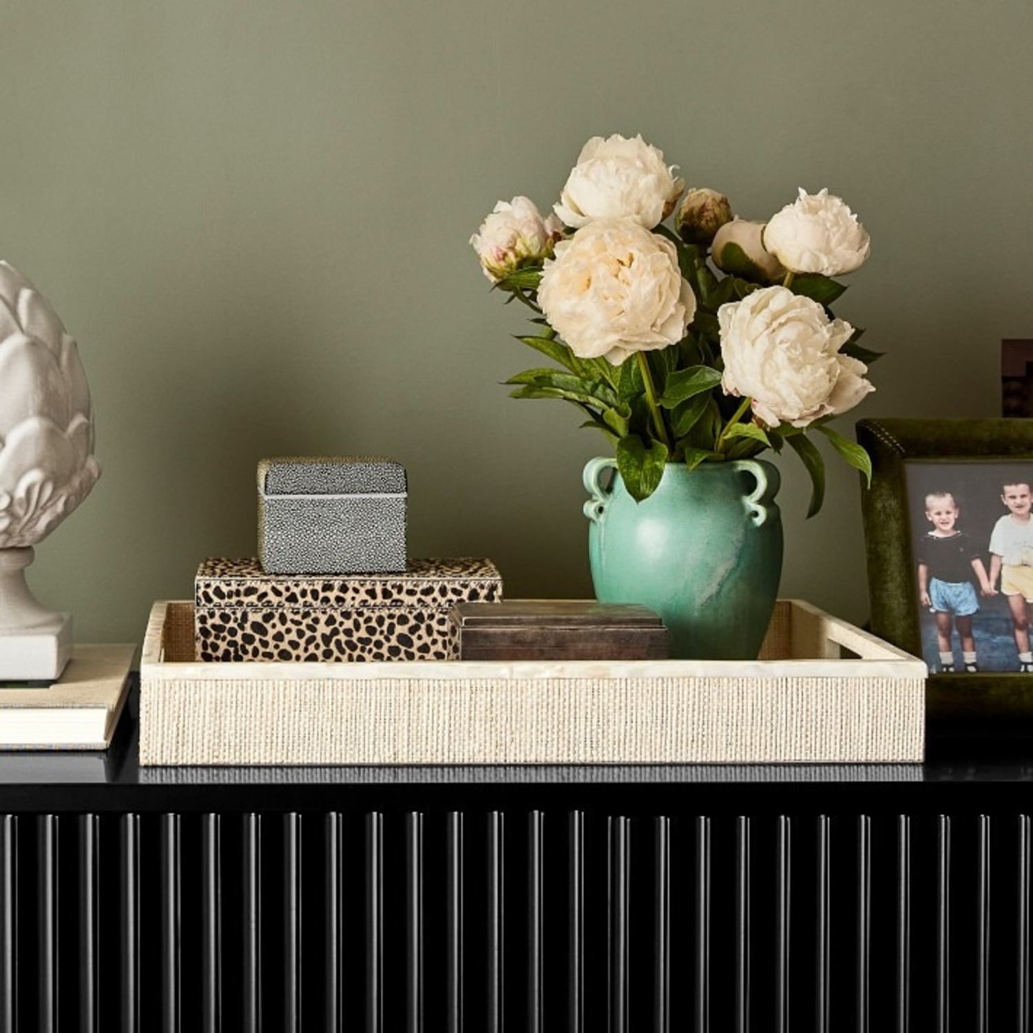 Williams-Sonoma Home White Raffia and Shell Tray - image-2