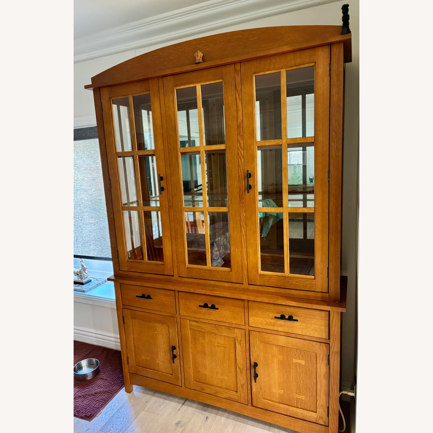 Bassett Sideboard With Hutch - image-3