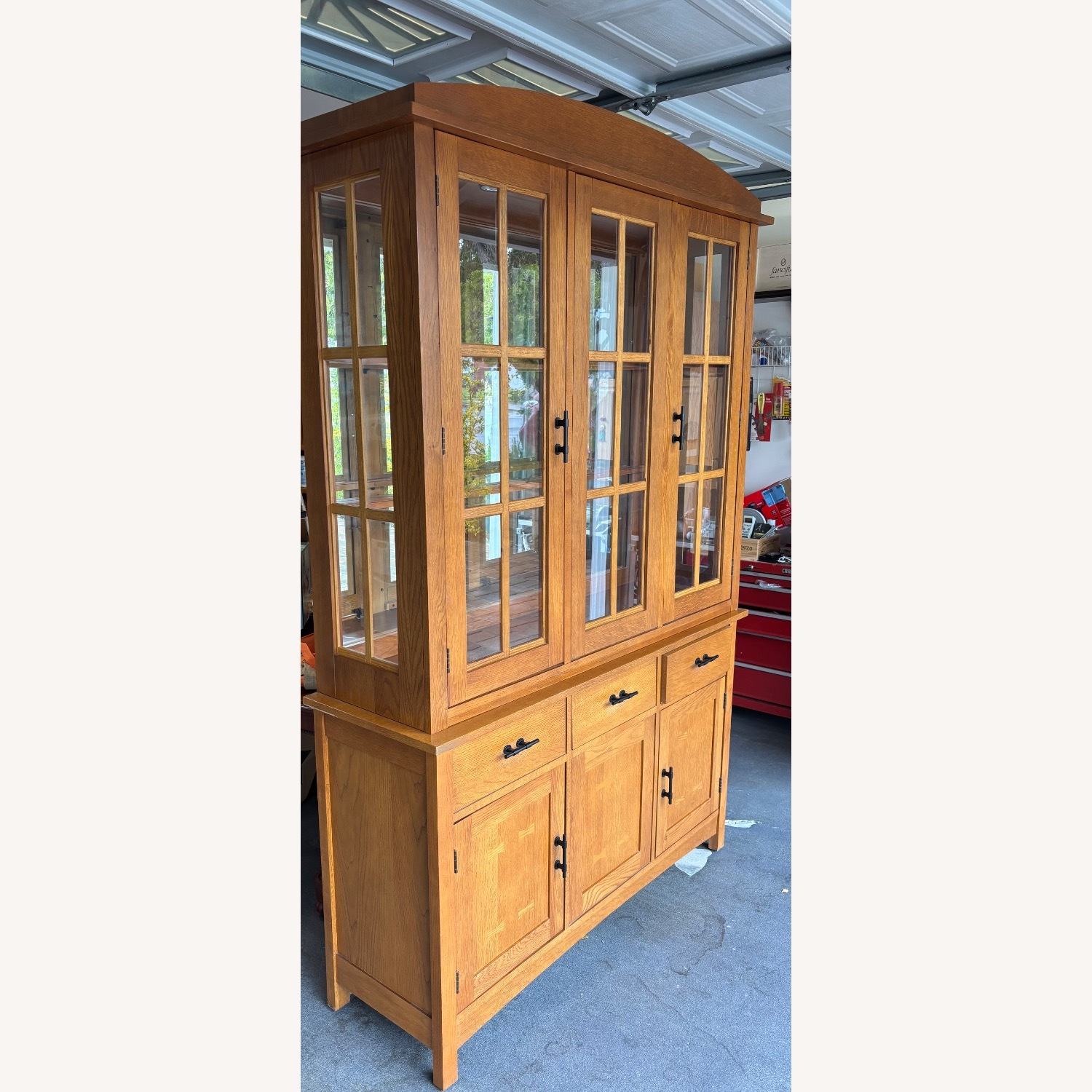 Bassett Sideboard With Hutch - image-2