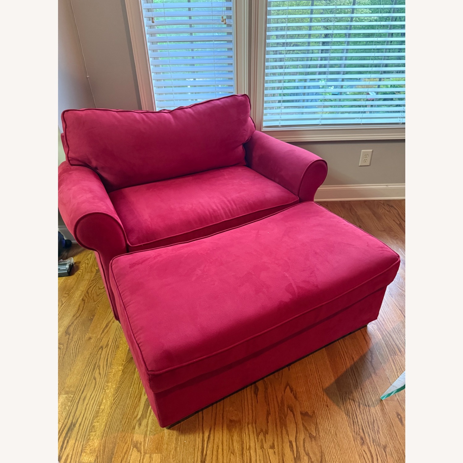 Rooms To Go Red Loveseat with Ottoman  - image-0