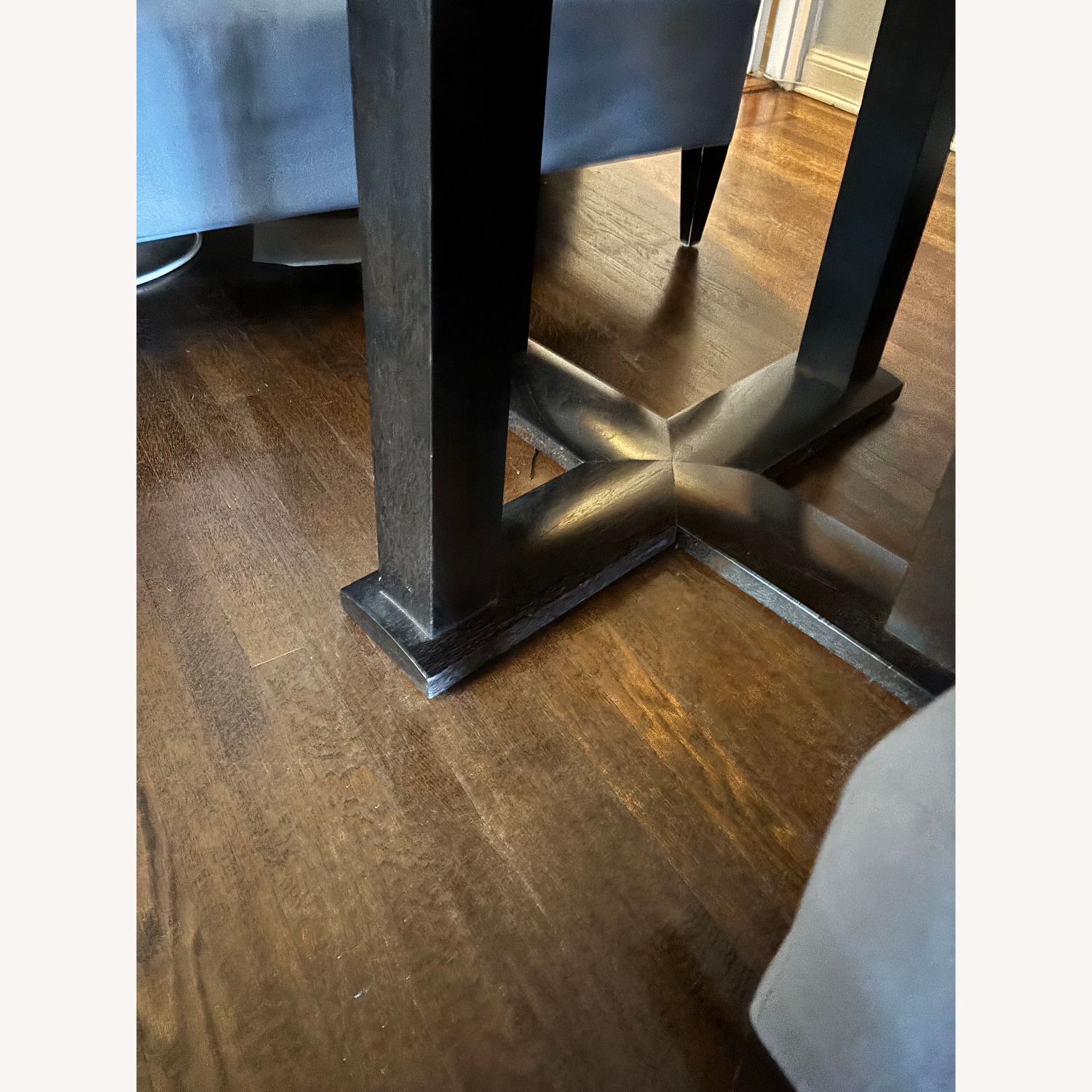 Liaigre Round Pedestal Dining Table - image-2