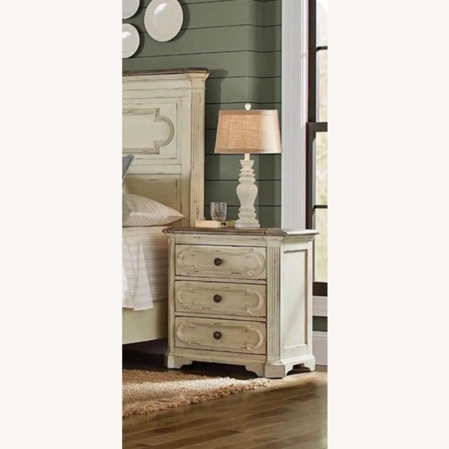 NEW Queen Bed from Rooms To Go - image-2