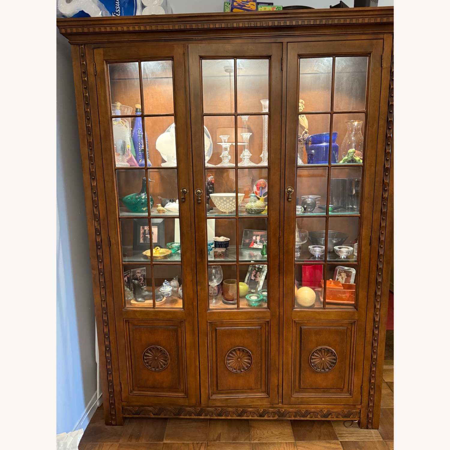 1970 3 Door Lighted Cabinet - image-1