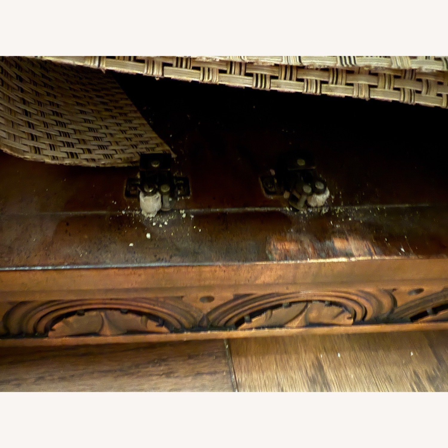 1970 3 Door Lighted Cabinet - image-4