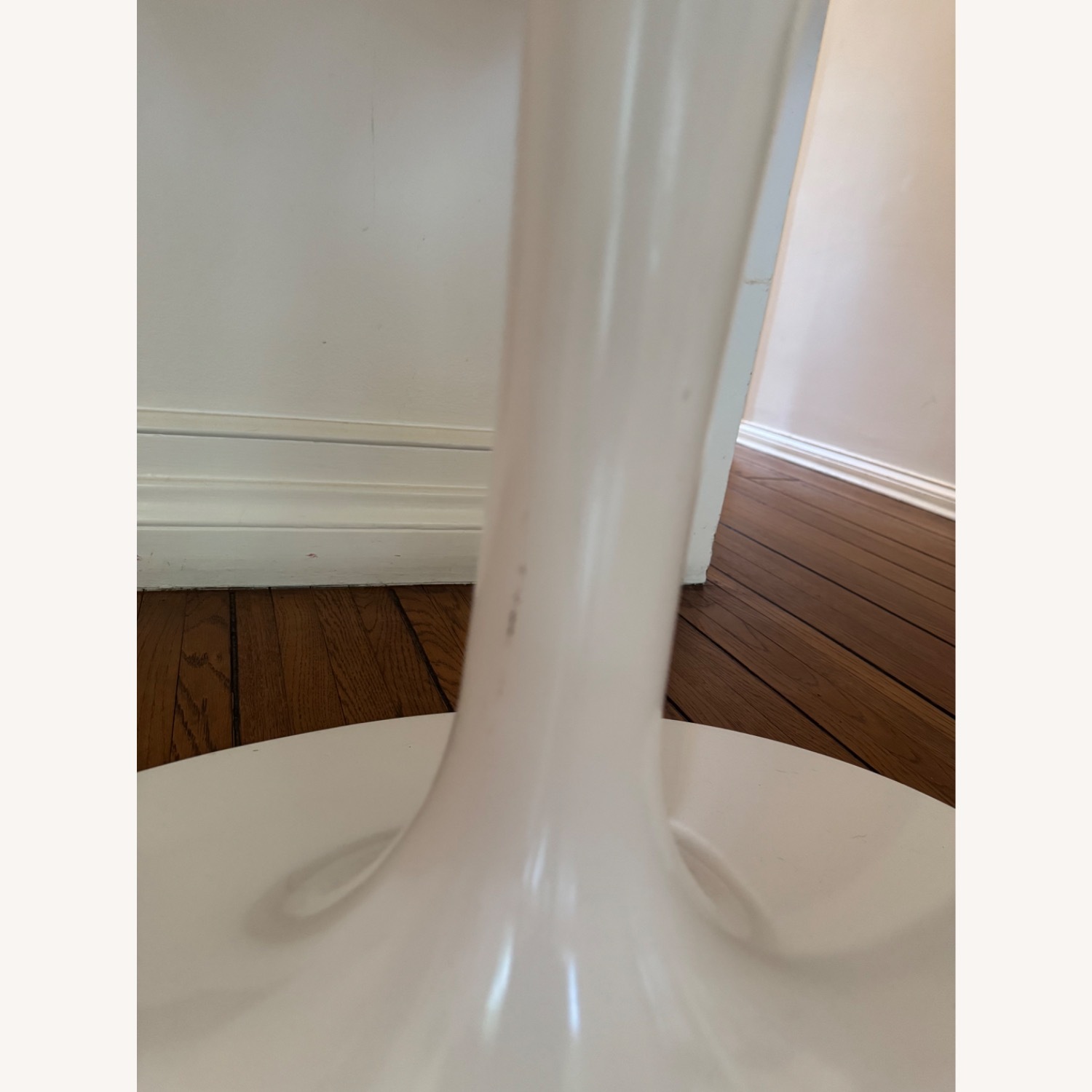 Design With Reach Knoll Saarinen Dining Table Oval Mable - image-2