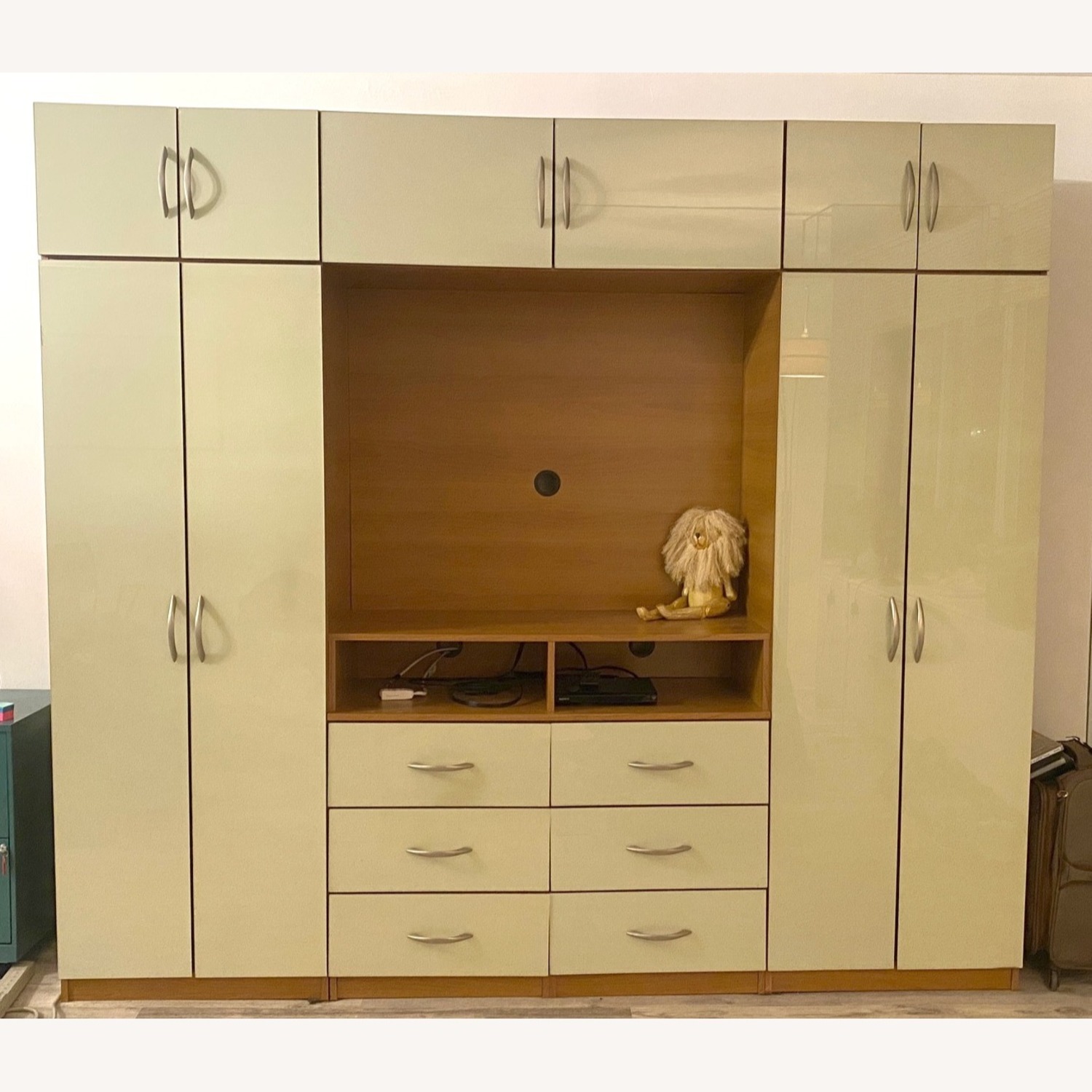 Contempo Space Aventa Wall Unit - image-1