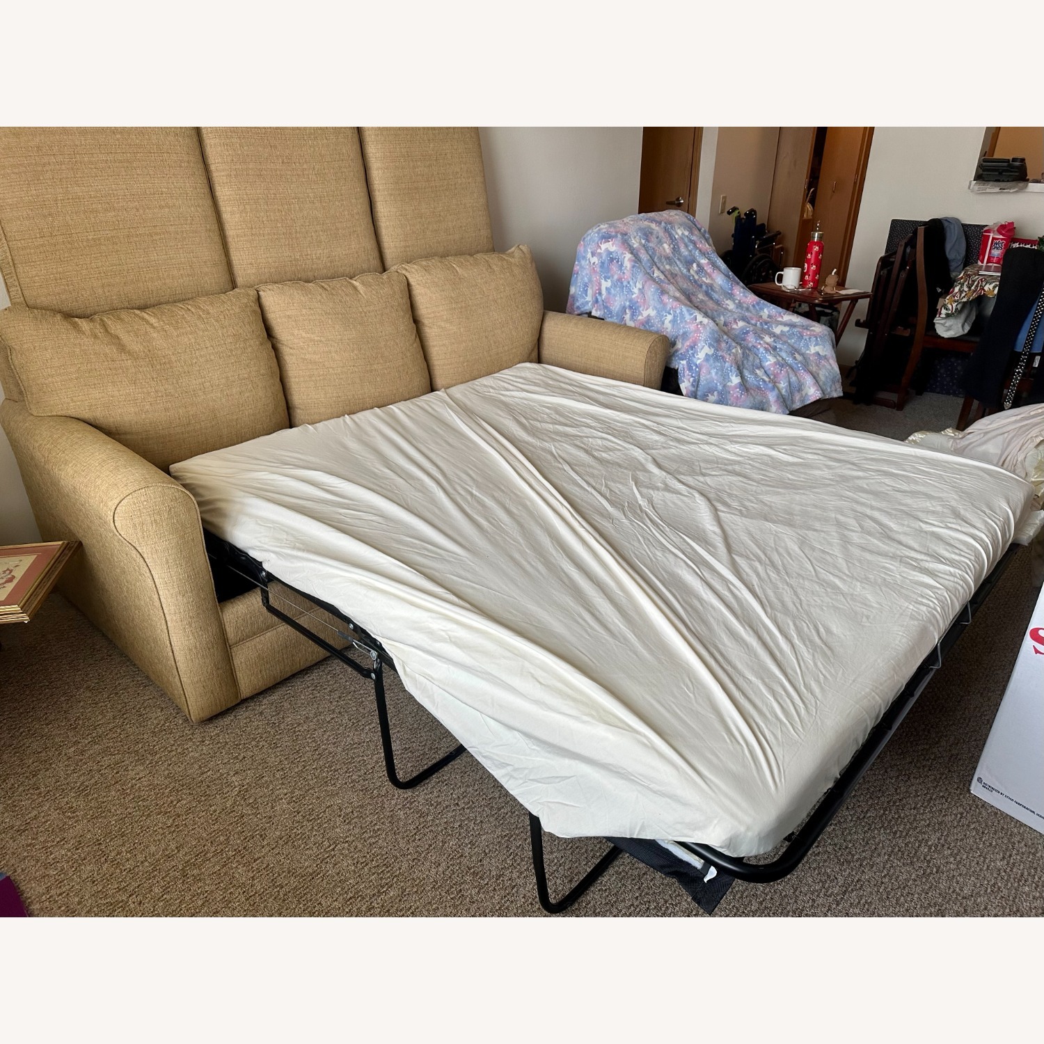 La-Z-Boy Super Comfort Queen Sleeper Couch - image-6