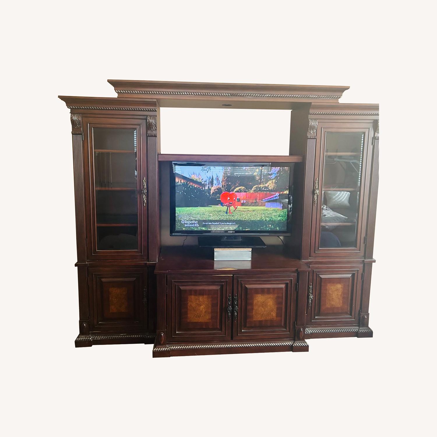 Rooms To Go Entertainment Center - image-0