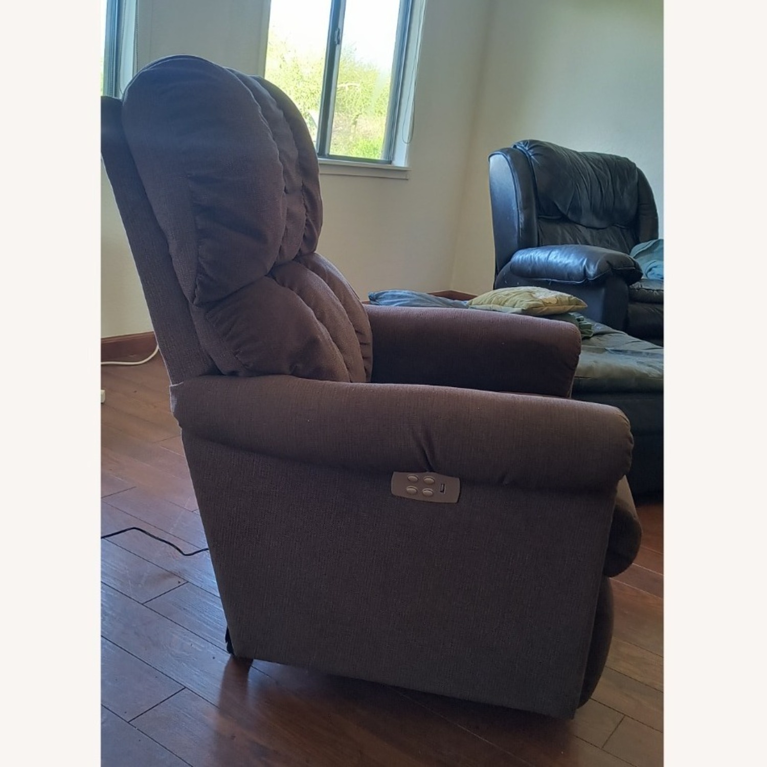 Vale Power Wall Recliner - image-4