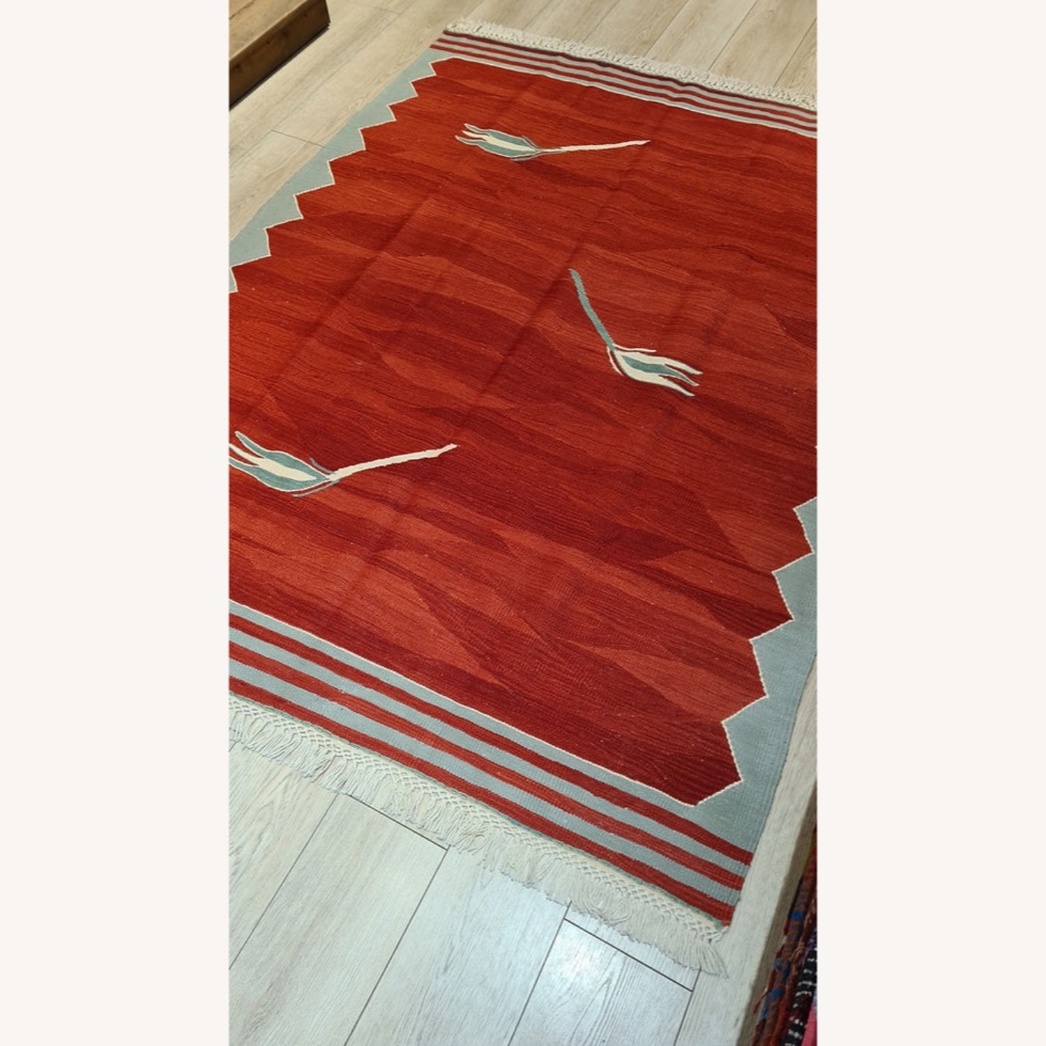 Contemporary Oushak Flat-Weave Rug With Tulips - image-2