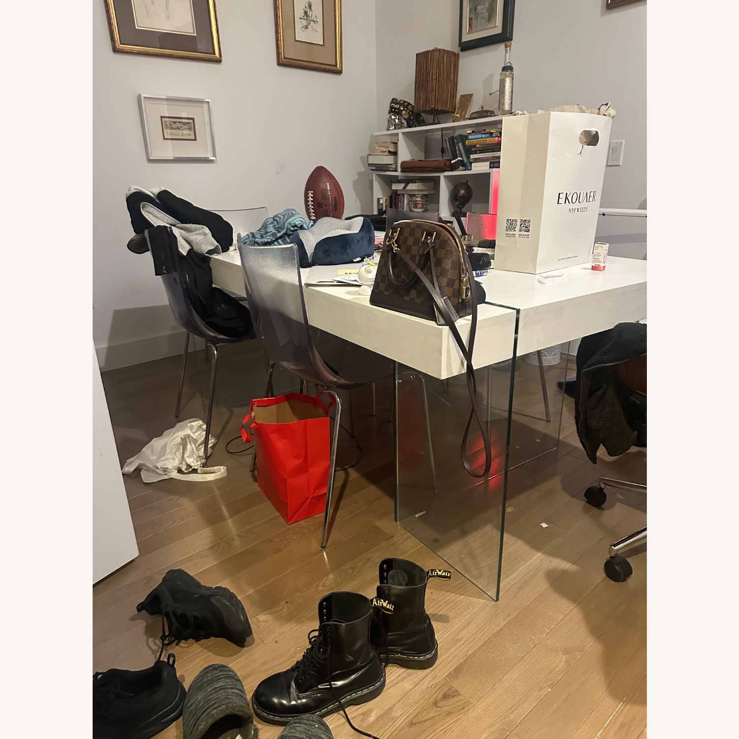 Elite Modern White Dining Table with Clear Glass - image-2