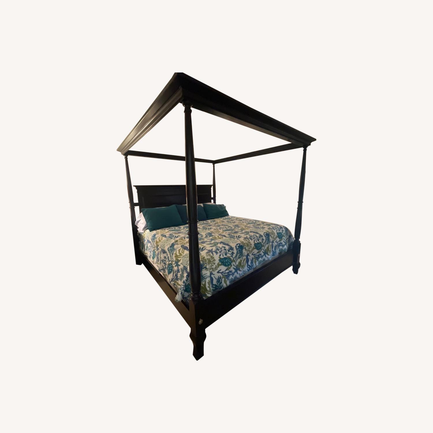 Canopy King Bed - image-0