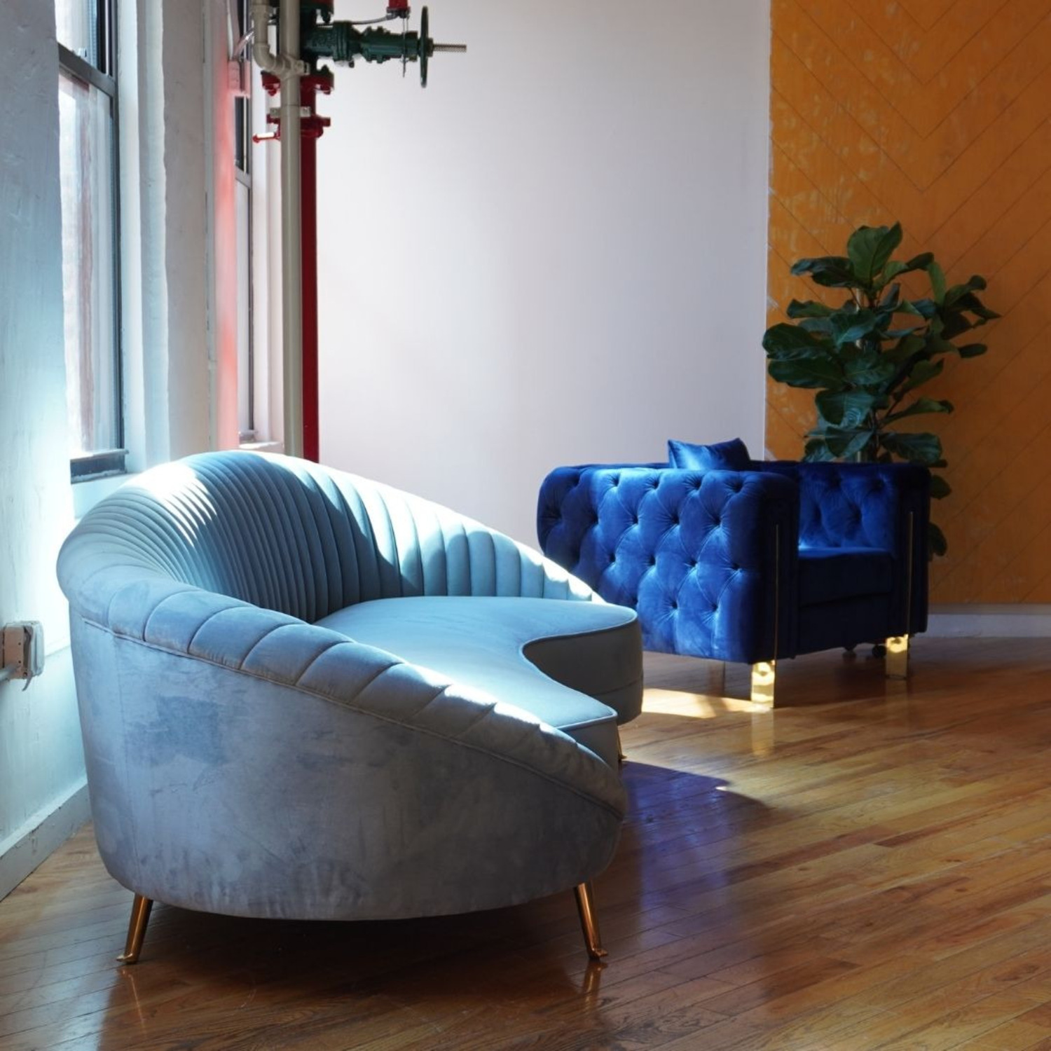 Brooklyn Space Monroe Curved Art Deco Modern Sofa in Light Blue Velvet - image-3