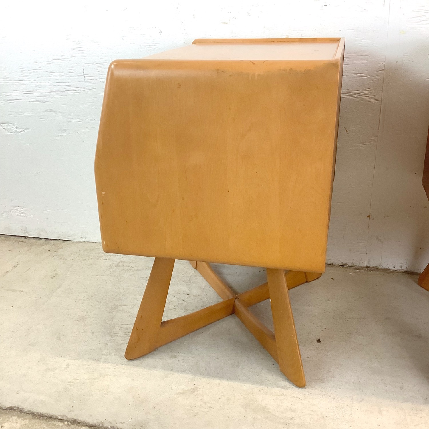 Mid-Century Nightstands by Heywood-Wakefield - image-12
