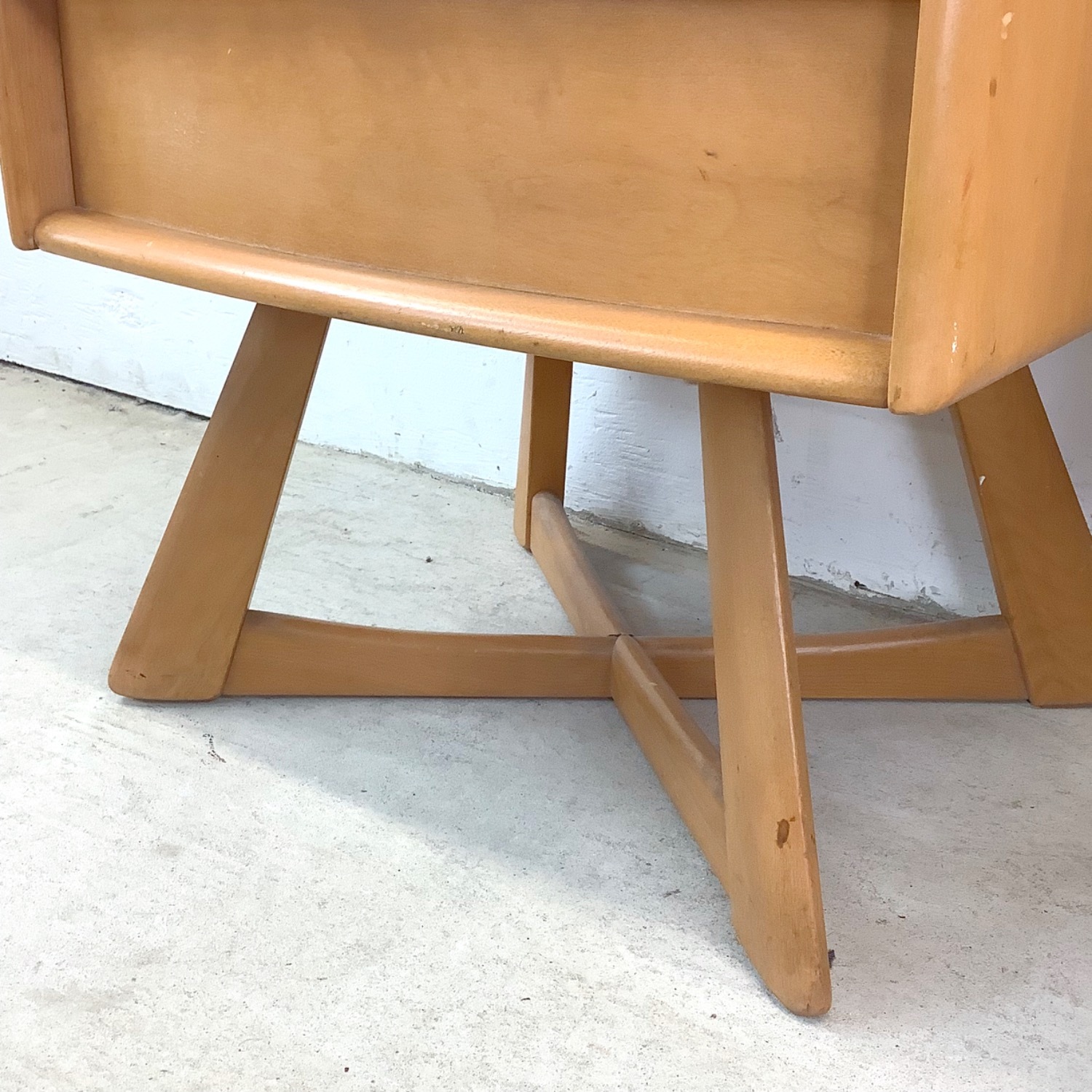 Mid-Century Nightstands by Heywood-Wakefield - image-19