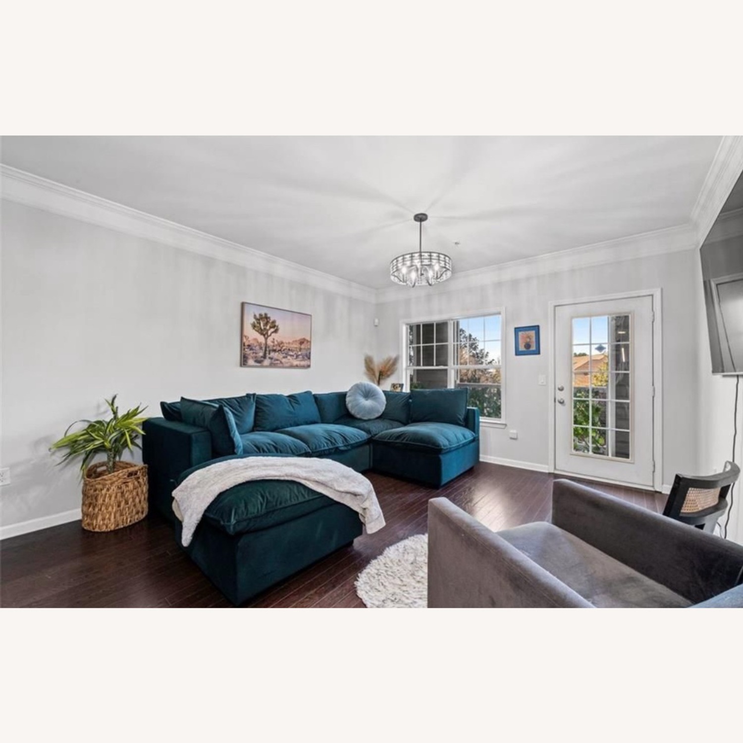 Albany Park Kova Sectional - image-2