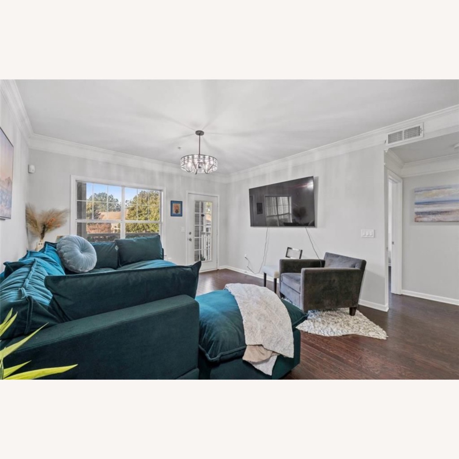 Albany Park Kova Sectional - image-1