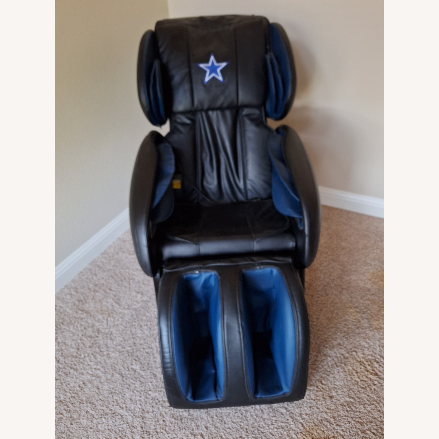 Massage Chair - image-1