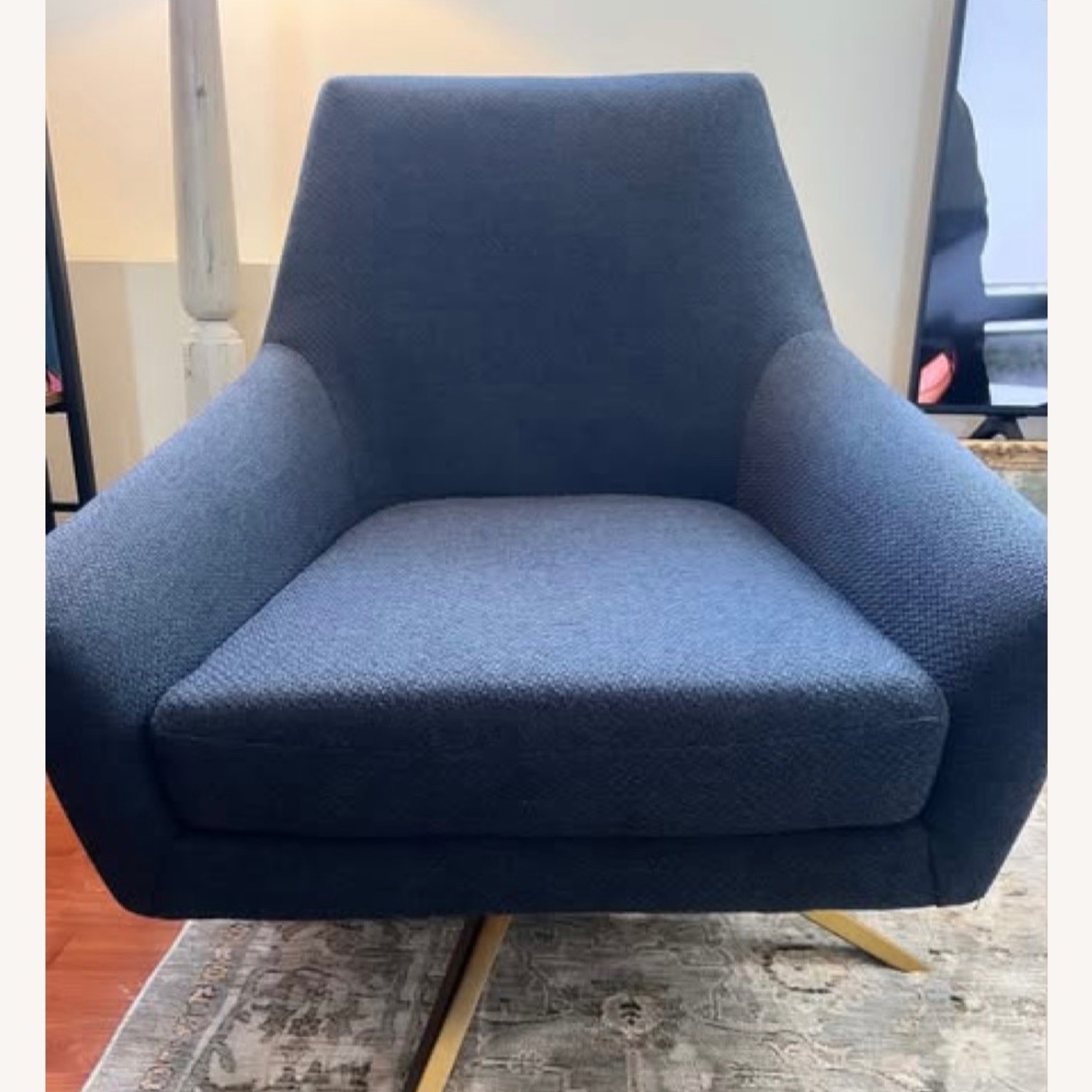 Article Spin 30.5" Swivel Chair - image-1