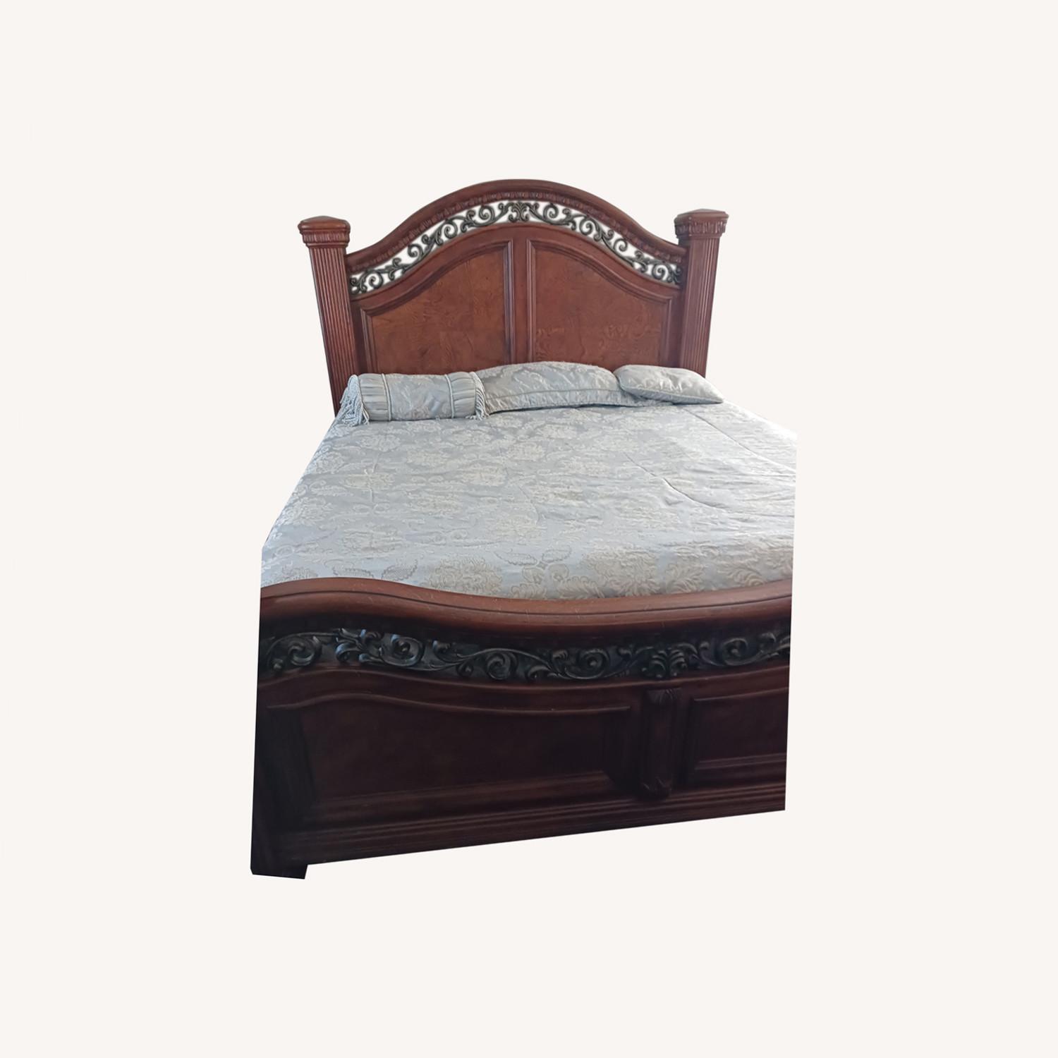 Wynwood Cordoba King Bed - image-0
